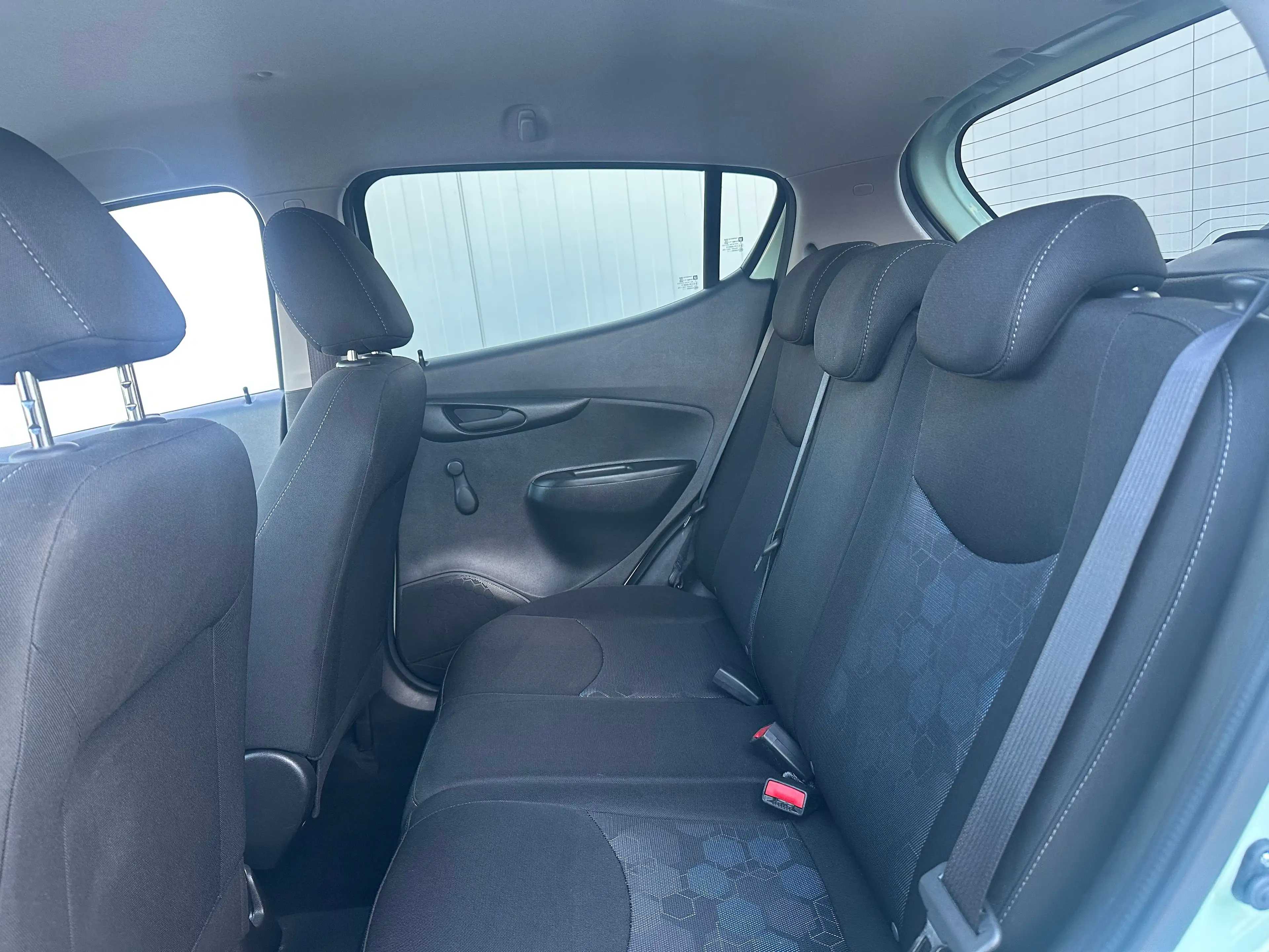 Opel Karl 1.0 Rocks Online Edition — photo 6