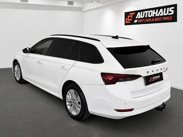 Skoda Octavia view 3