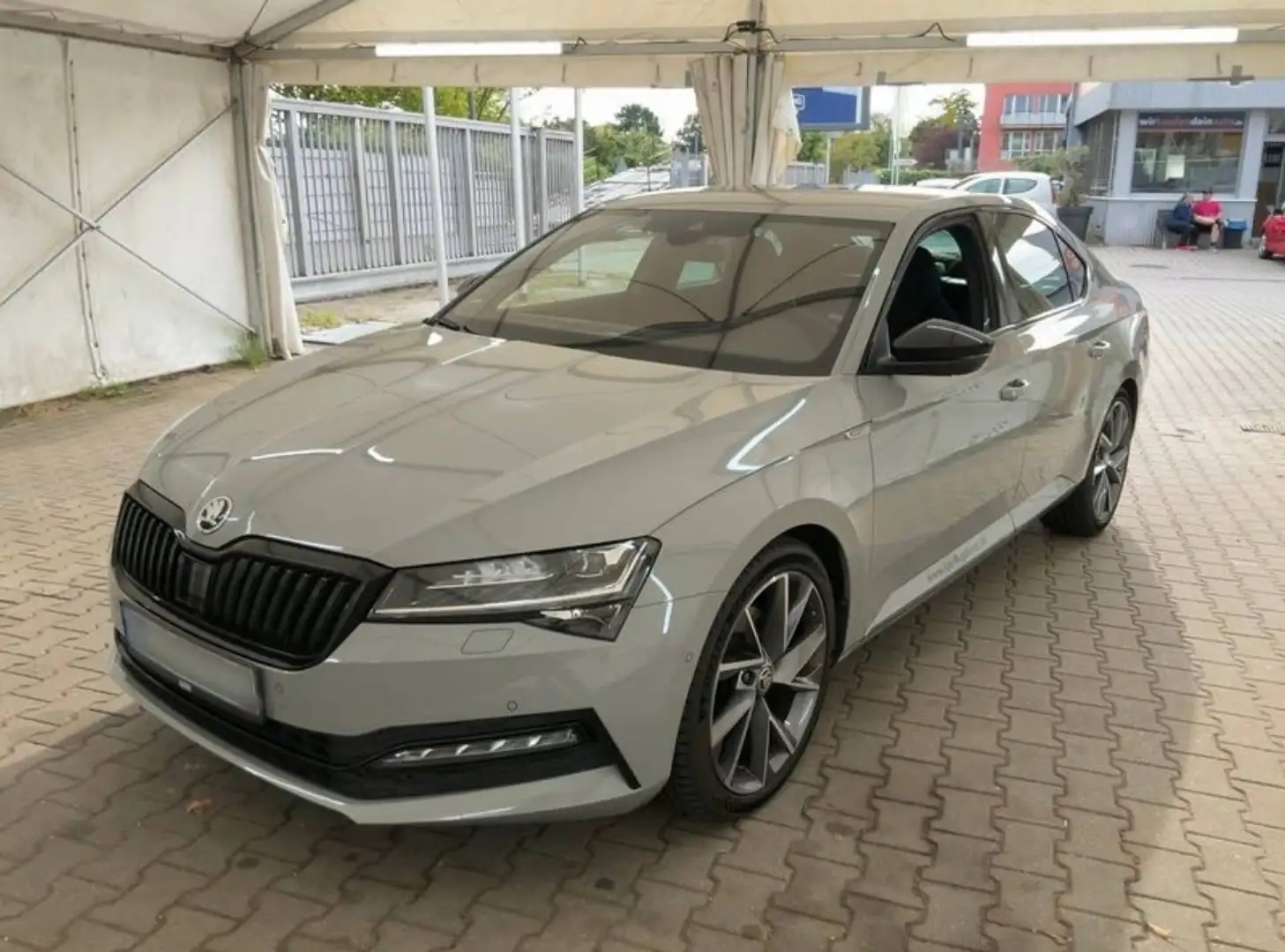 Skoda Superb Superb 2,0 TSI Sportline DSG Sportline Grau - 1