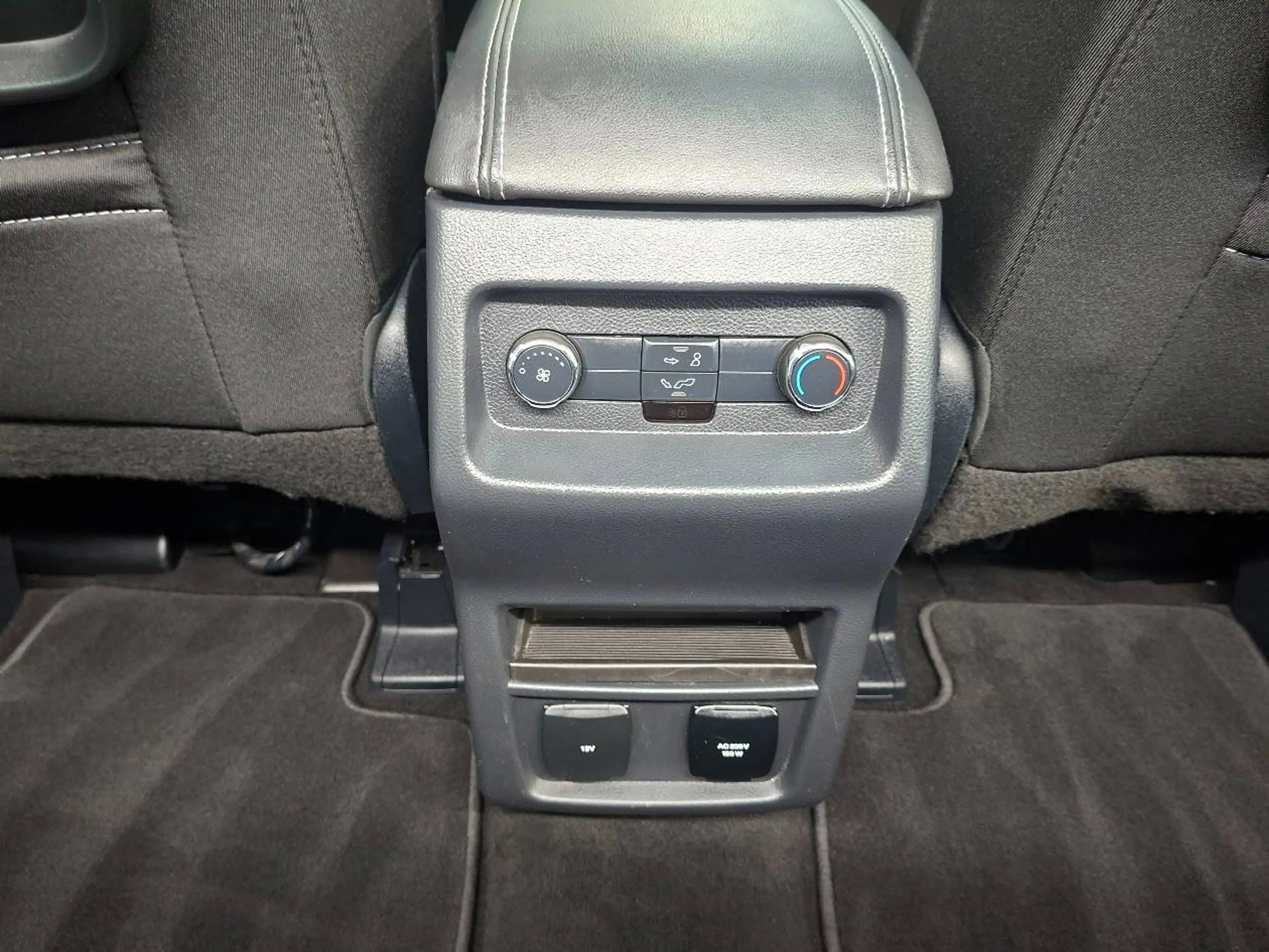 Ford Galaxy 2.0 EcoBlue Aut. Titanium, AHK, 7 Sitze, ACC, LED, Panorama — photo 12