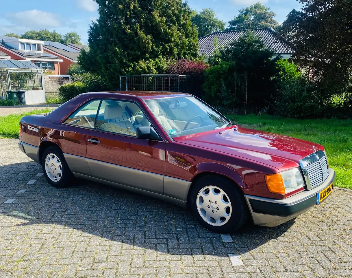 Mercedes-Benz 200 (W124) 300 CE, foto 4
