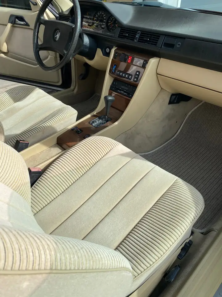 Mercedes-Benz 200 (W124) 300 CE, foto 12