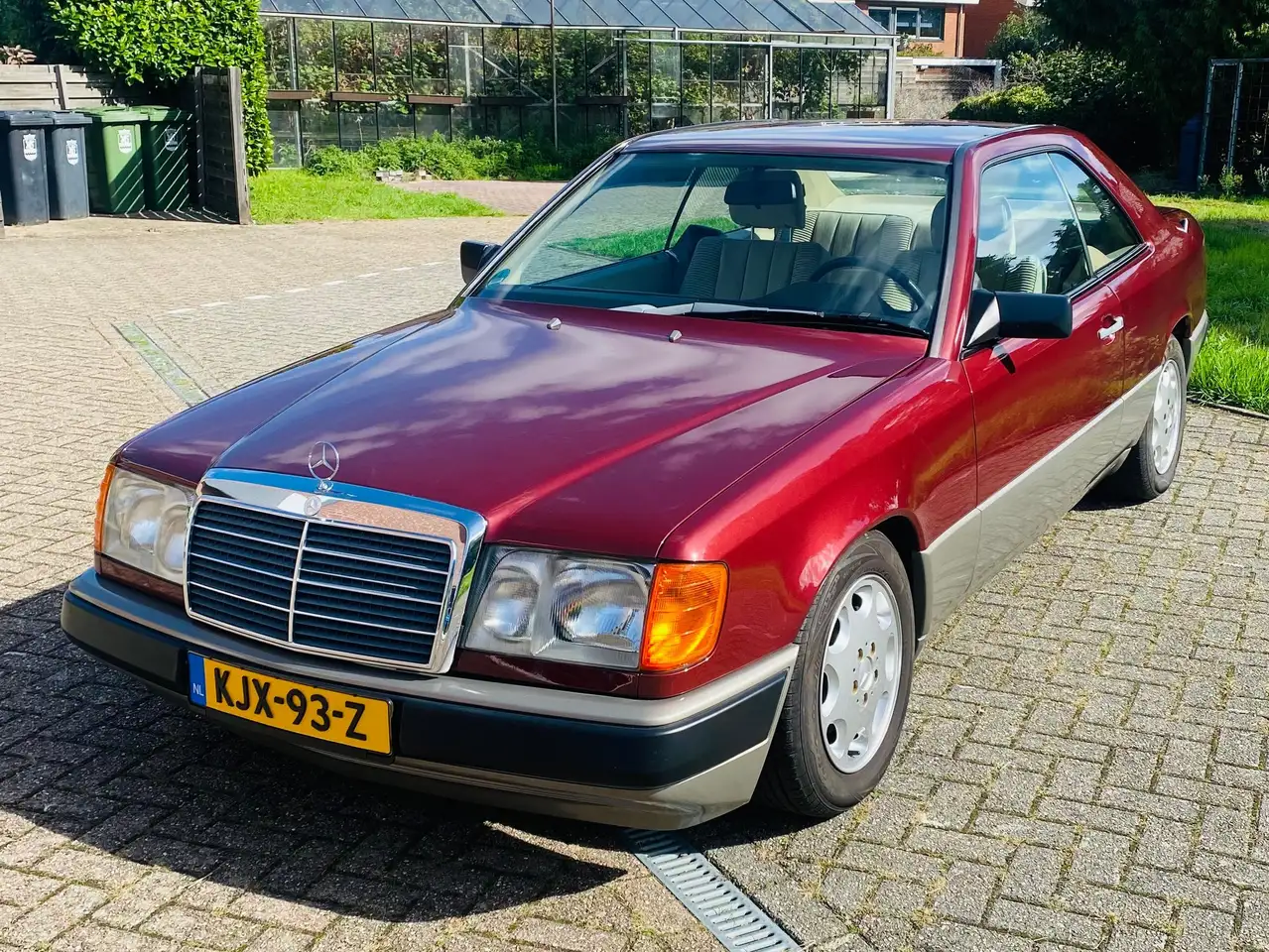 Mercedes-Benz 200 (W124) 300 CE, foto 1