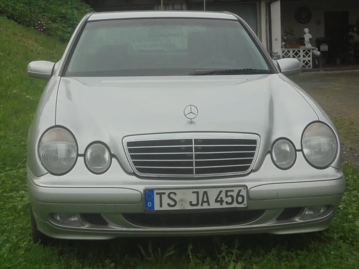 Mercedes-Benz E 240 E 240 Elegance Gümüş rengi - 1
