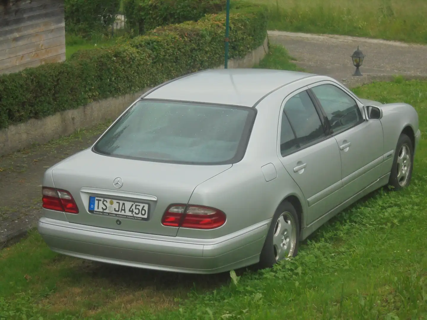 Mercedes-Benz E 240 E 240 Elegance Gümüş rengi - 2