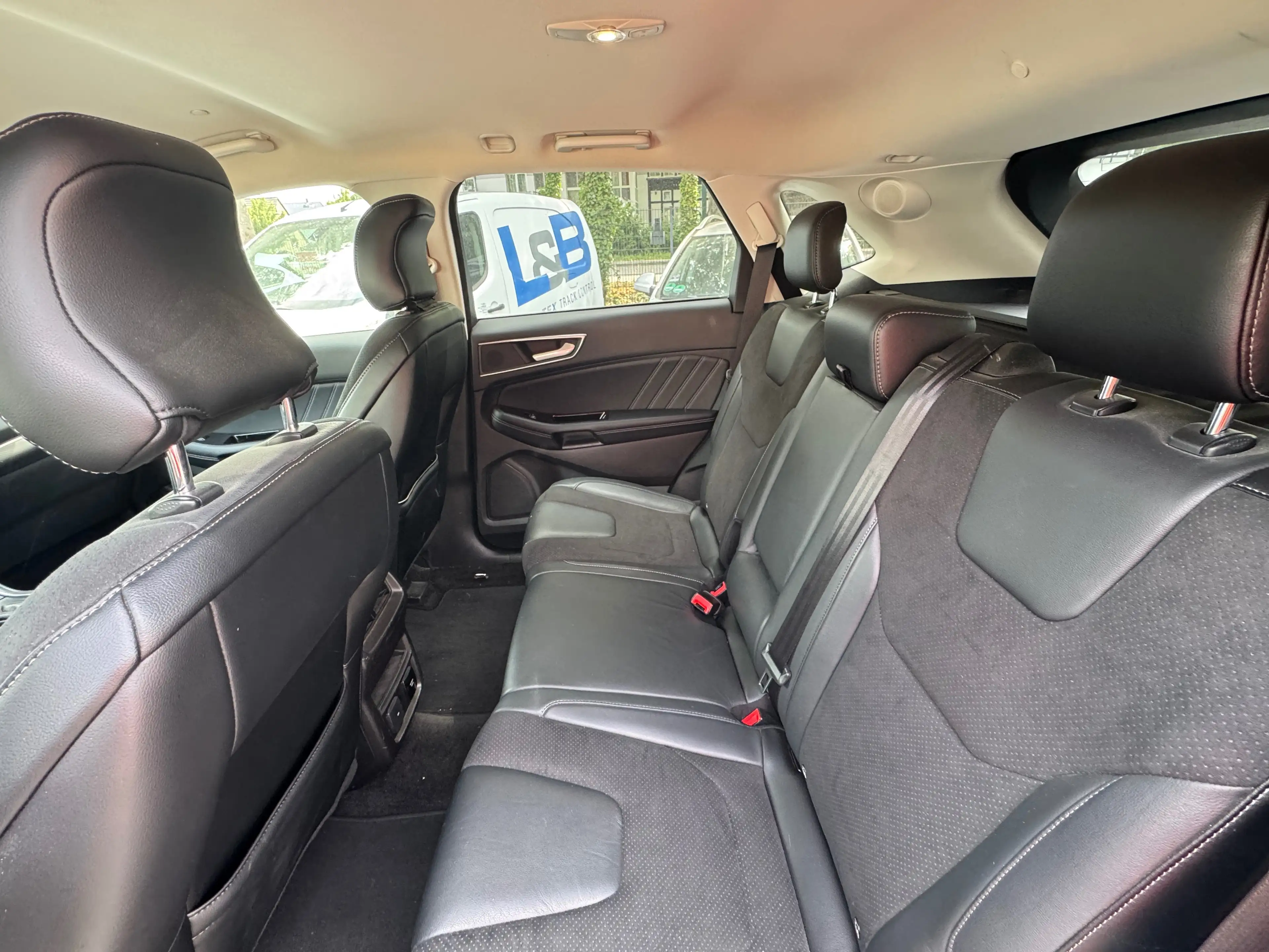 Ford Edge ST-Line 4x4 — photo 9