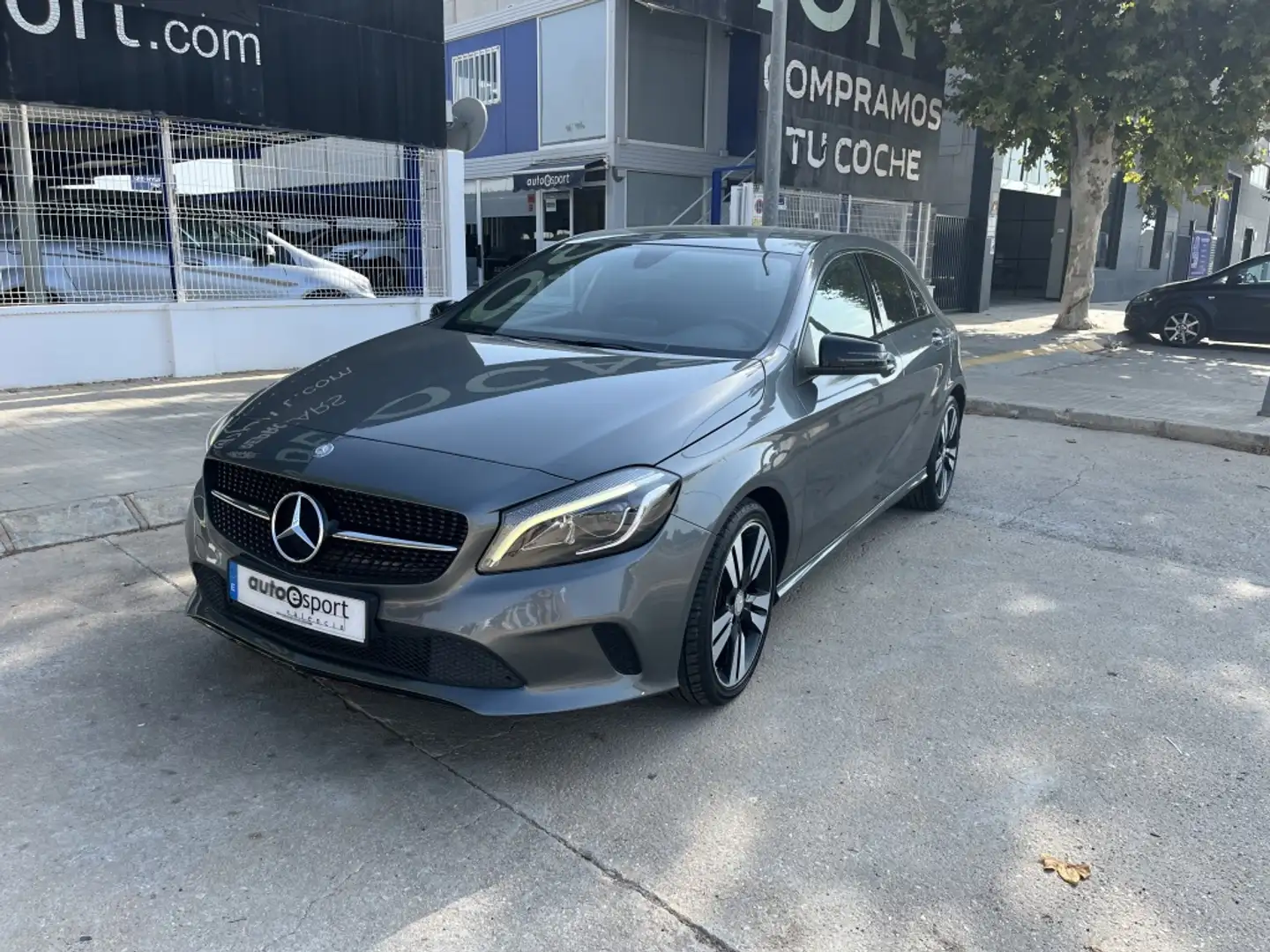 Mercedes-Benz A 200 200d 7G-DCT Gris - 1