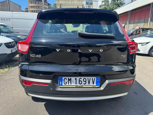 Volvo XC40 view 6