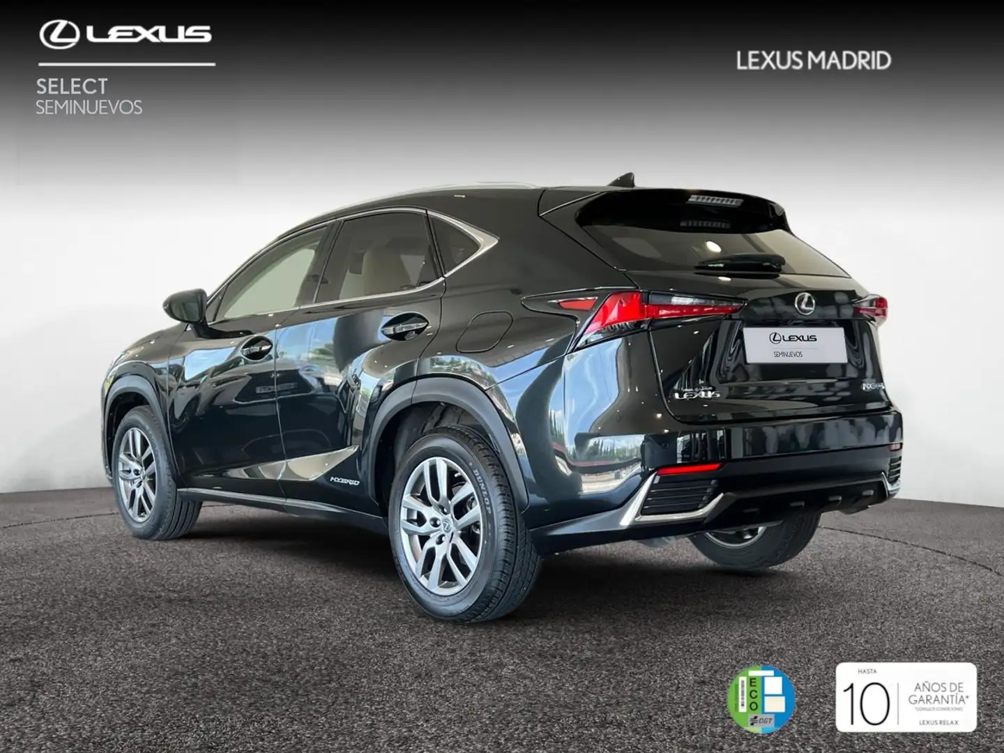 Lexus NX 300 300h Executive Navigation 4WD Negro - 2