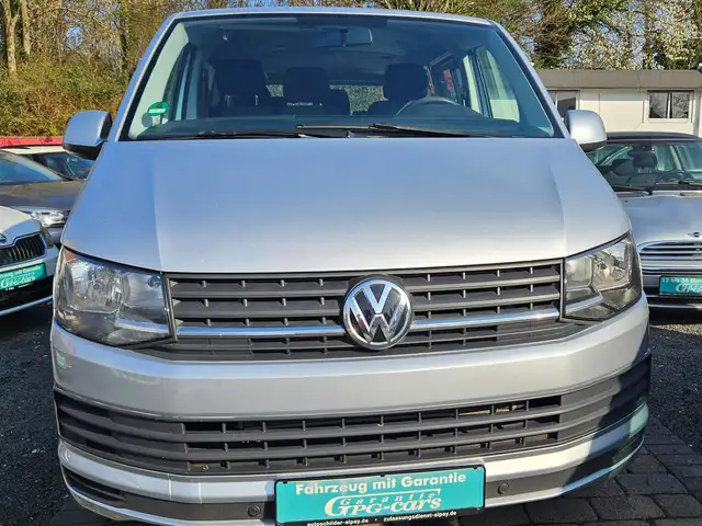 Volkswagen T6 Transporter Kombi lang / Automatik Getriebe,9Sitzpläze