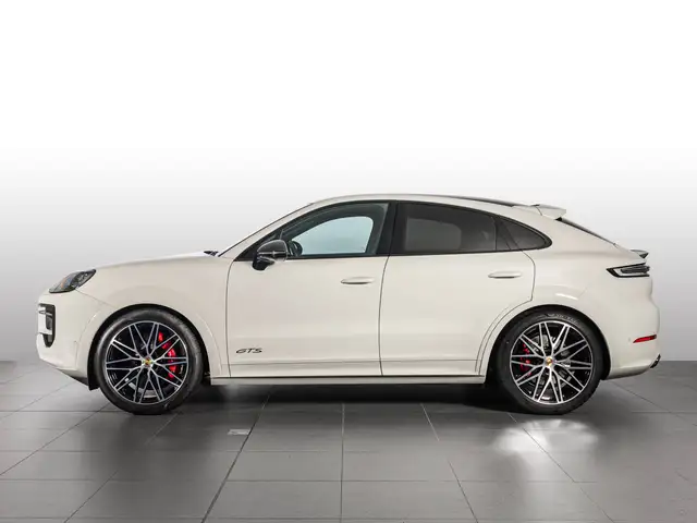 Porsche Cayenne view 2