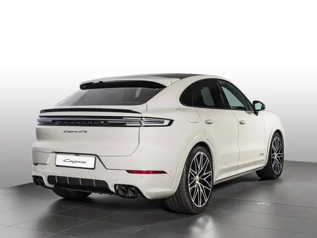 Porsche Cayenne view 5