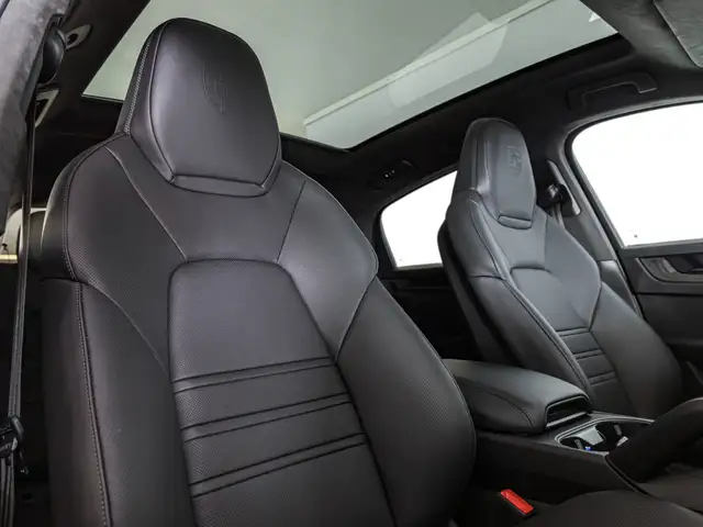 Porsche Cayenne view 14