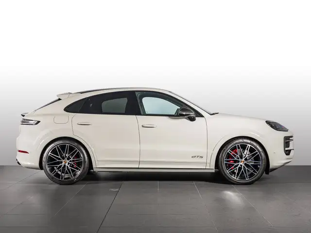 Porsche Cayenne view 6