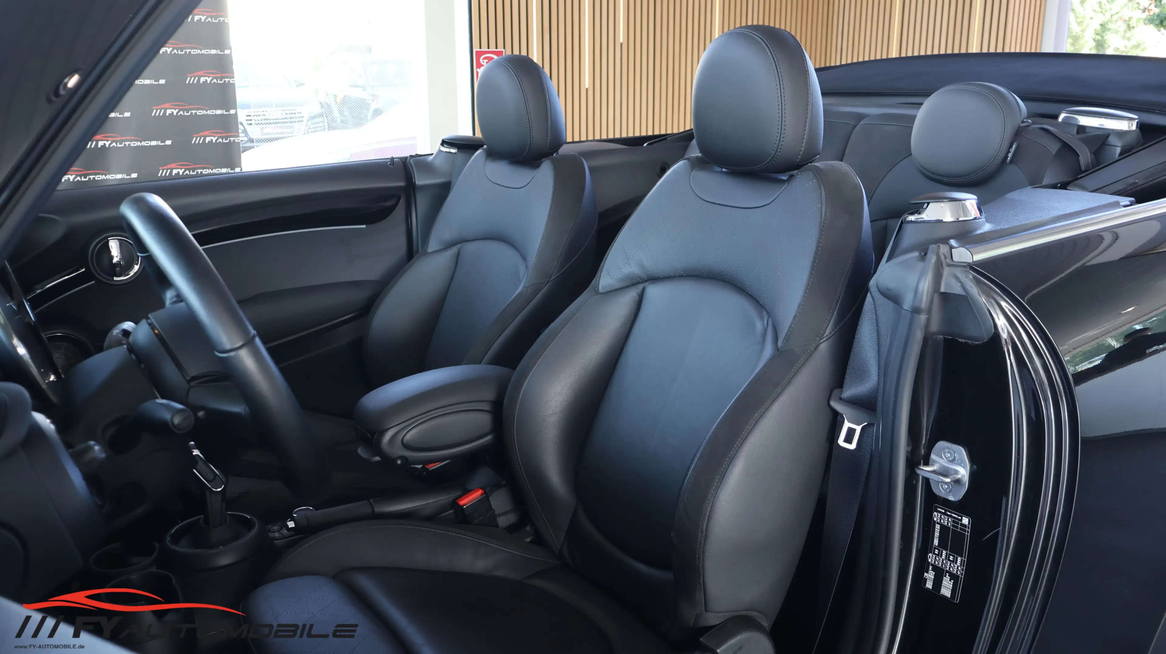 MINI Cooper Cabrio Cooper Classic Trim Kamera* Navi* — photo 15