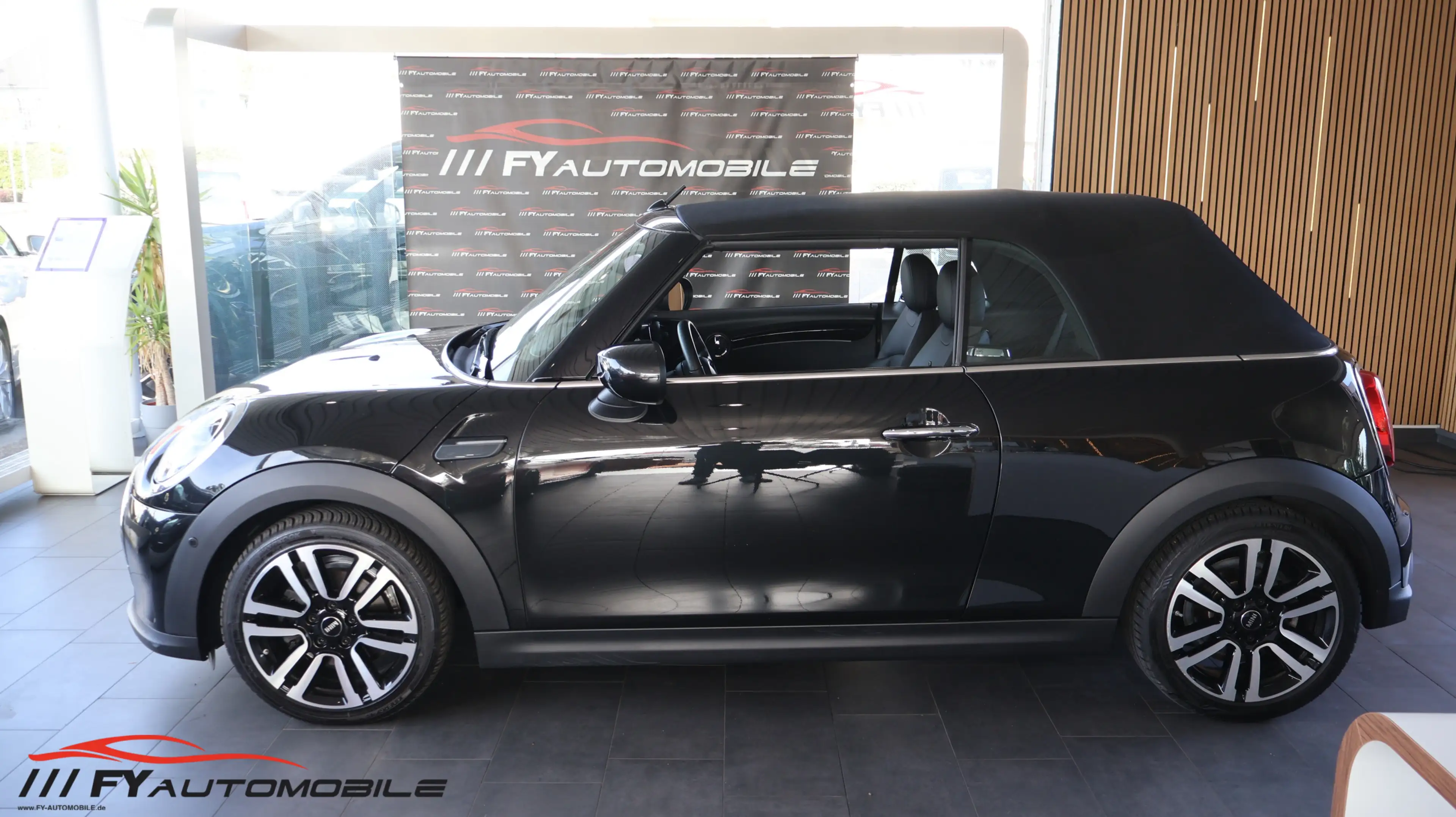 MINI Cooper Cabrio Cooper Classic Trim Kamera* Navi* — photo 3