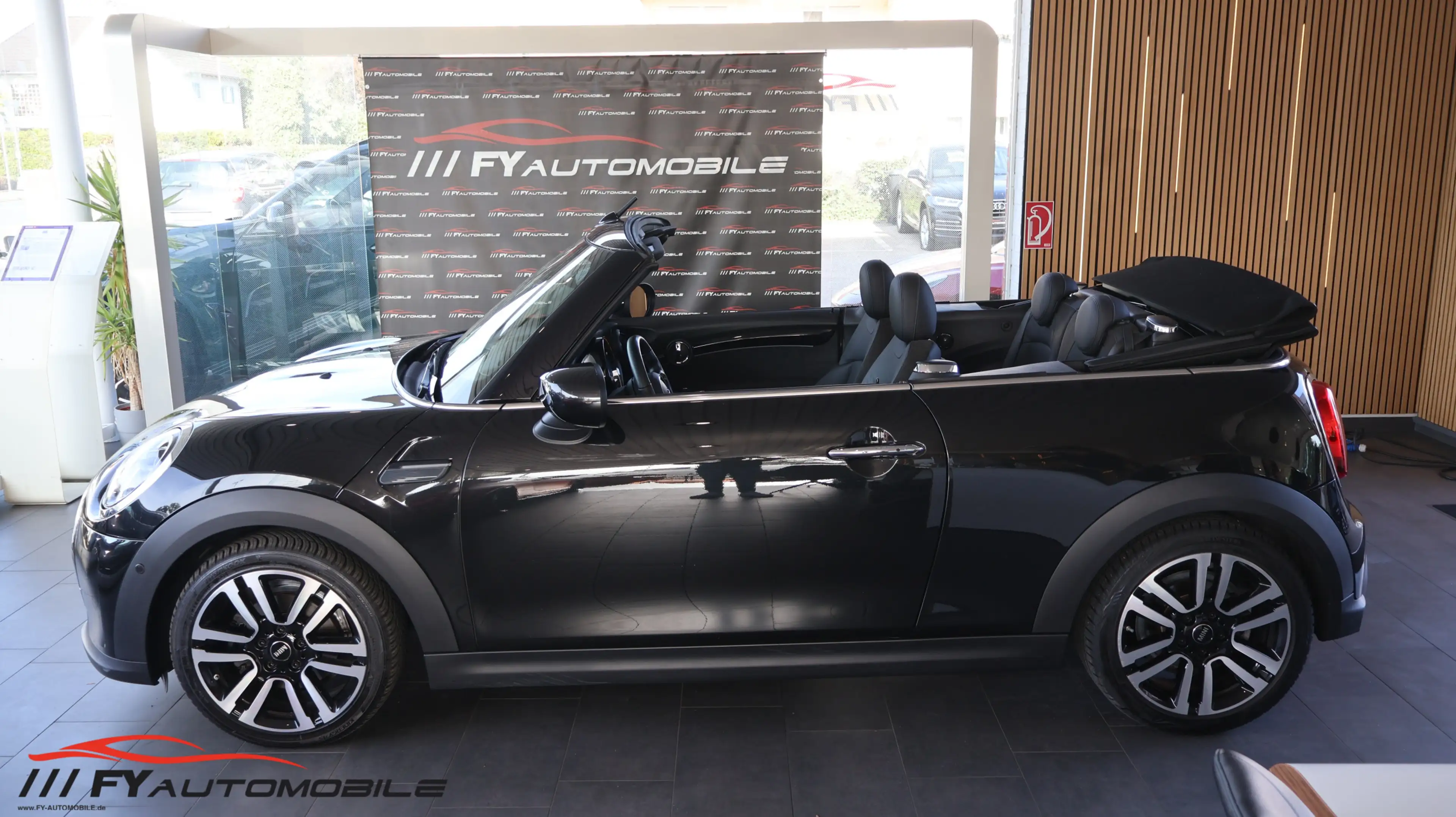 MINI Cooper Cabrio Cooper Classic Trim Kamera* Navi* — photo 4