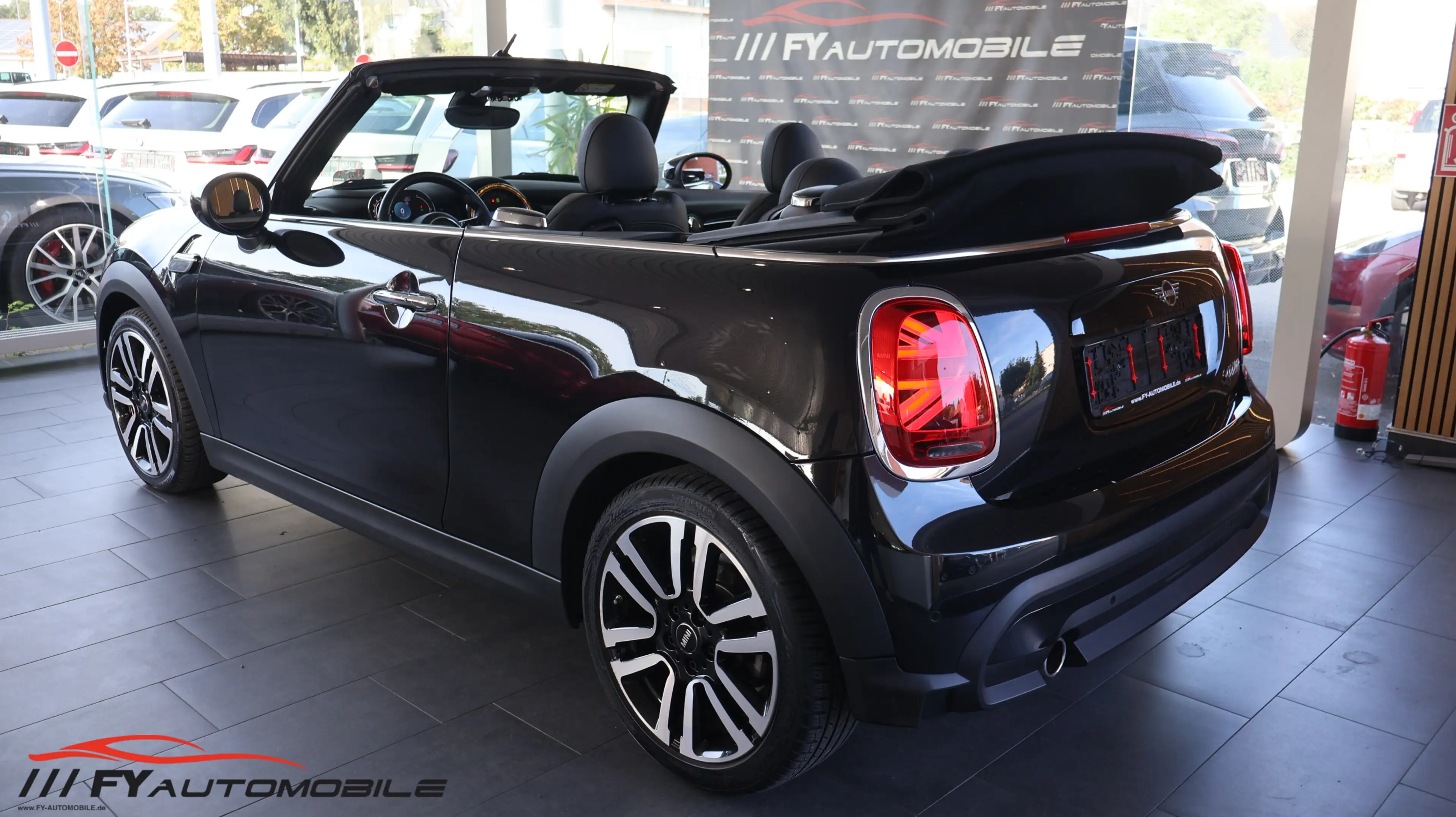 MINI Cooper Cabrio Cooper Classic Trim Kamera* Navi* — photo 6