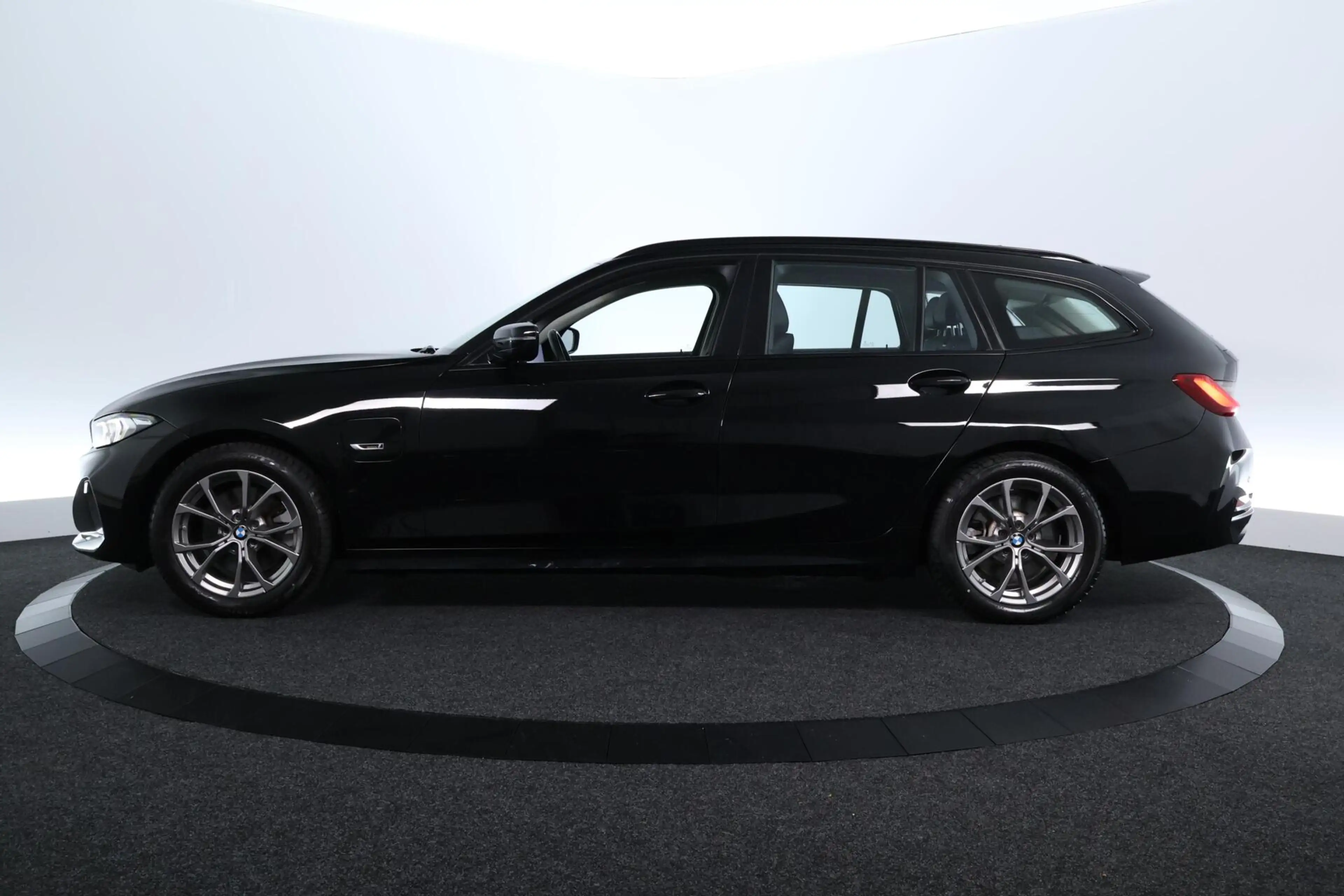 BMW 330 3-serie Touring 330e LCI FACELIFT|LED|292PK|CARPLA — photo 8