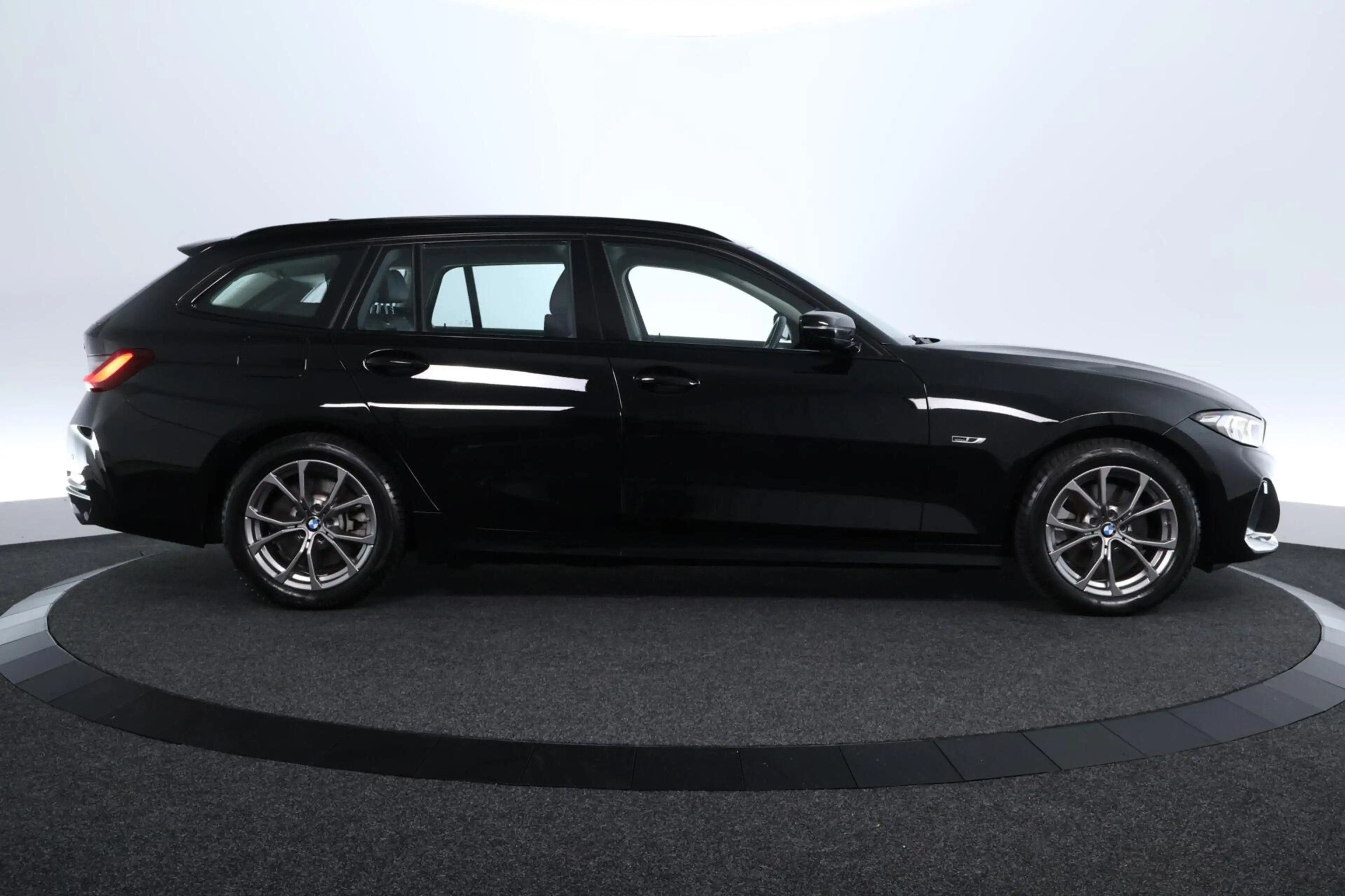 BMW 330 3-serie Touring 330e LCI FACELIFT|LED|292PK|CARPLA — photo 4