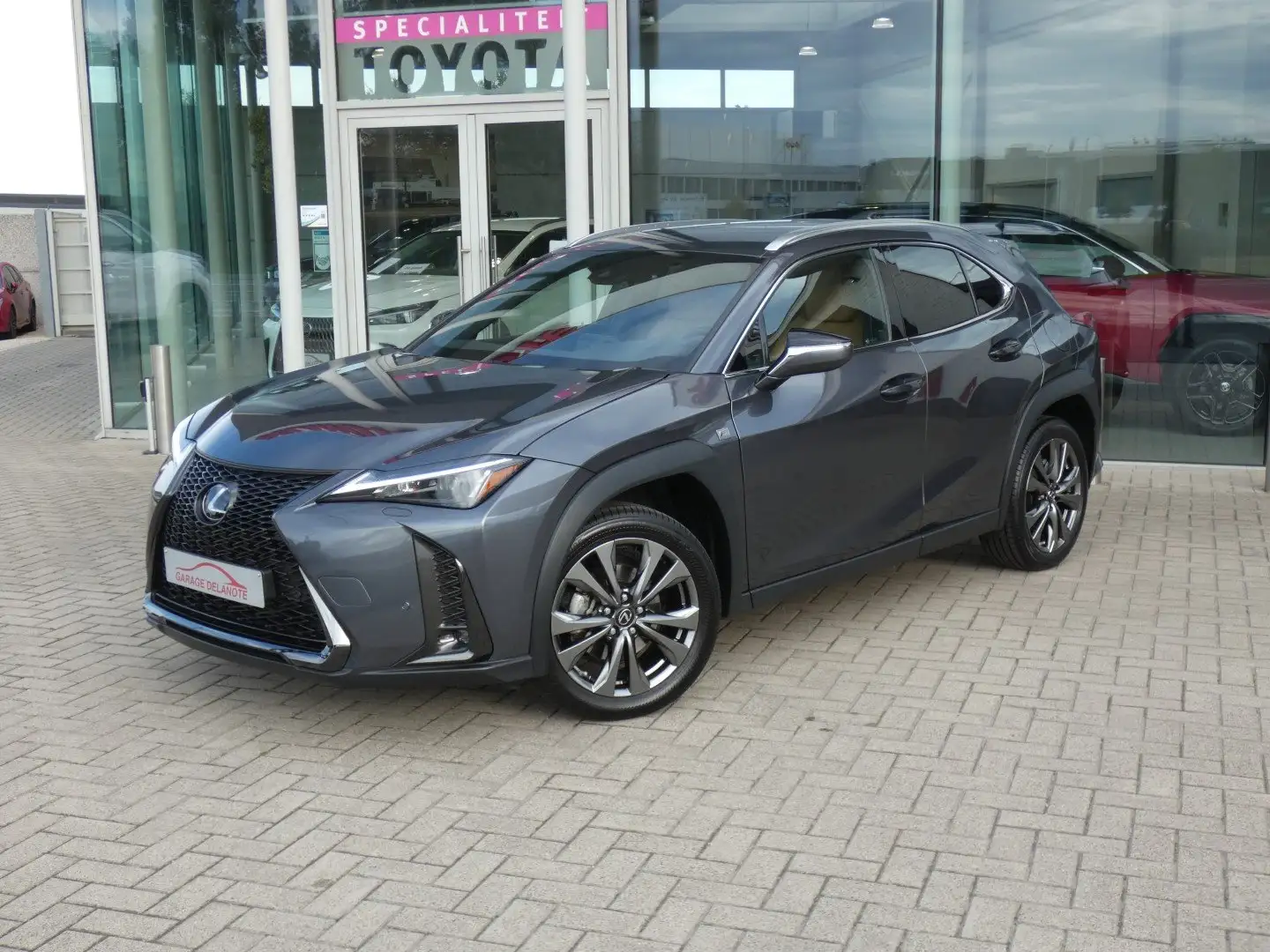 Lexus UX 250h HYBRID F-Sport Design +Leder GPS Carplay Dodehoek Grijs - 2