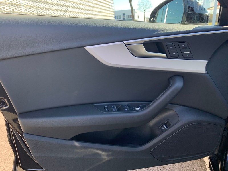 Audi A4 Avant 40 TDI S tronic advanced — photo 6