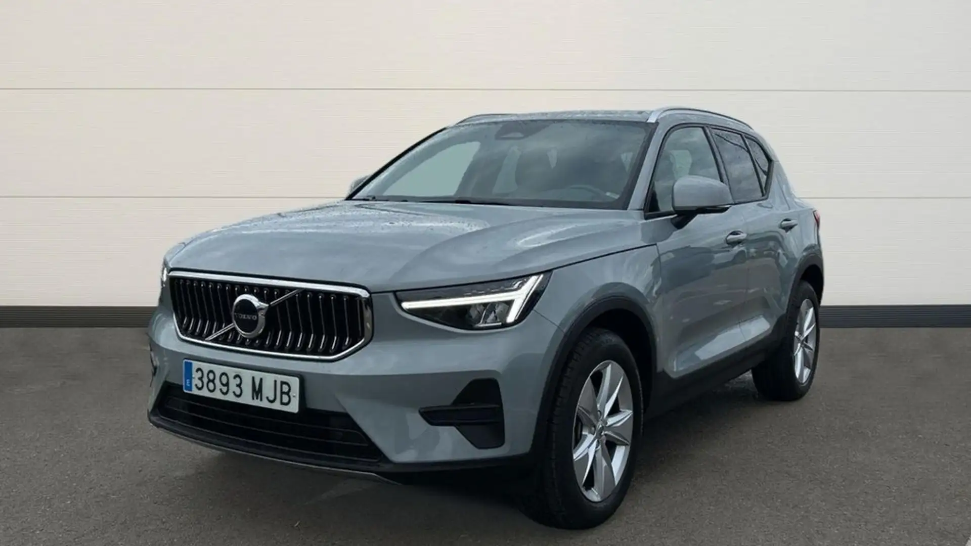Volvo XC40 2.0 B3 CORE DARK AUTO 163 5P Grau - 2