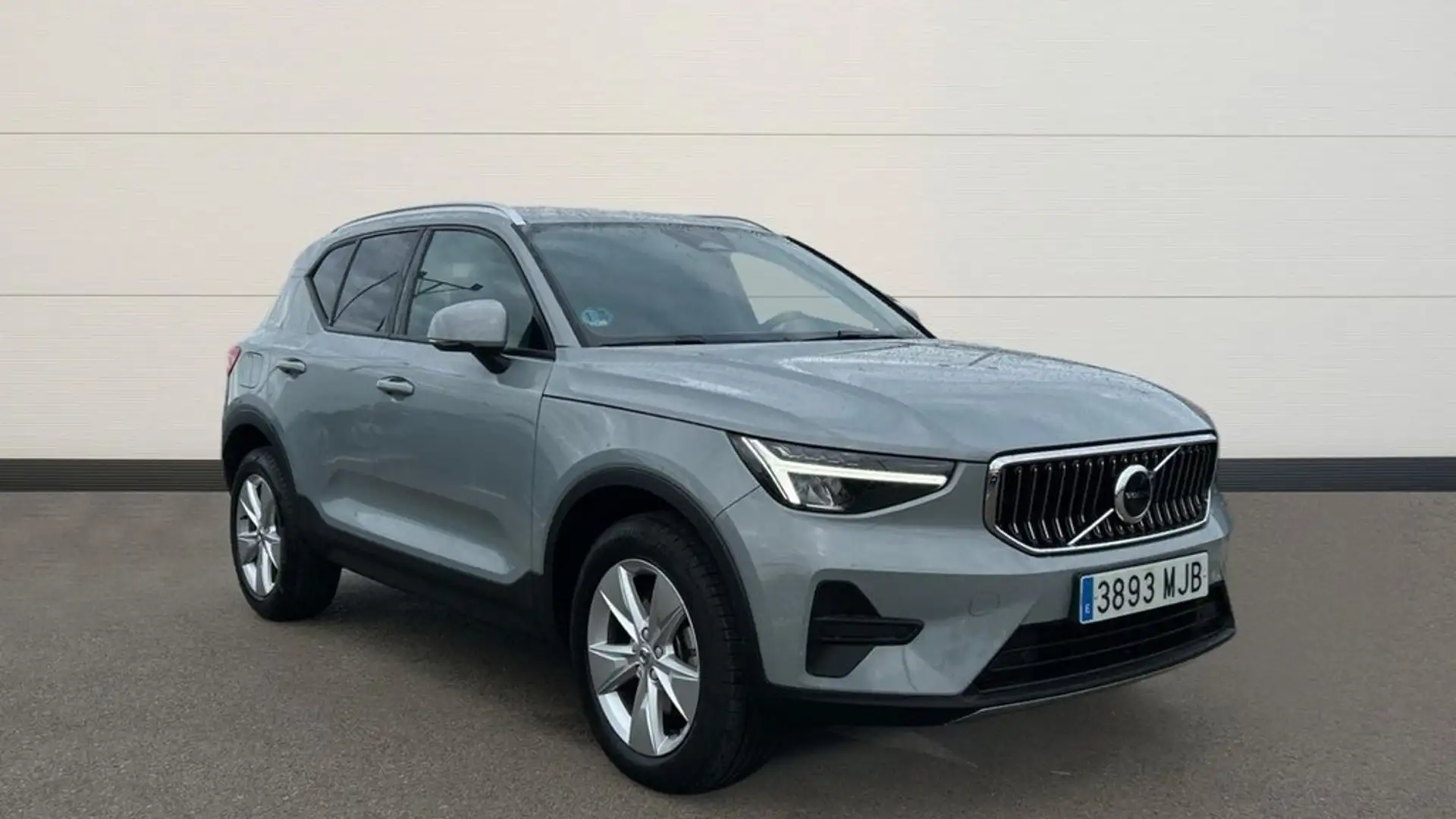 Volvo XC40 2.0 B3 CORE DARK AUTO 163 5P Grau - 1