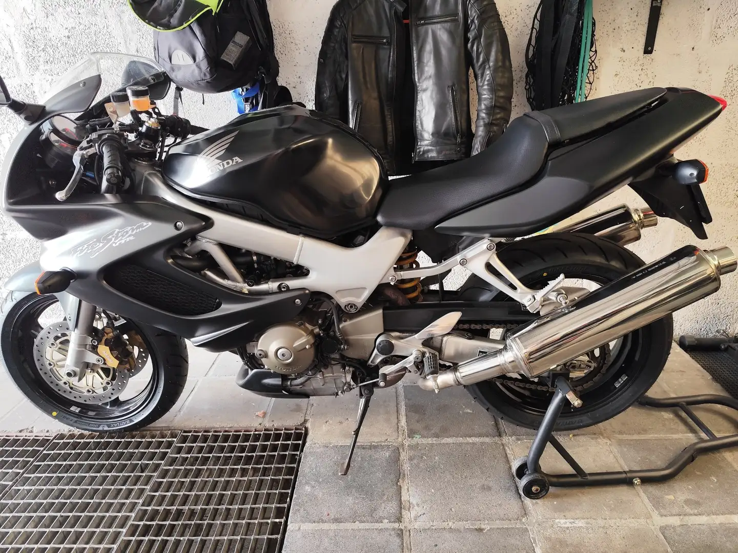 Honda VTR 1000 Noir - 1
