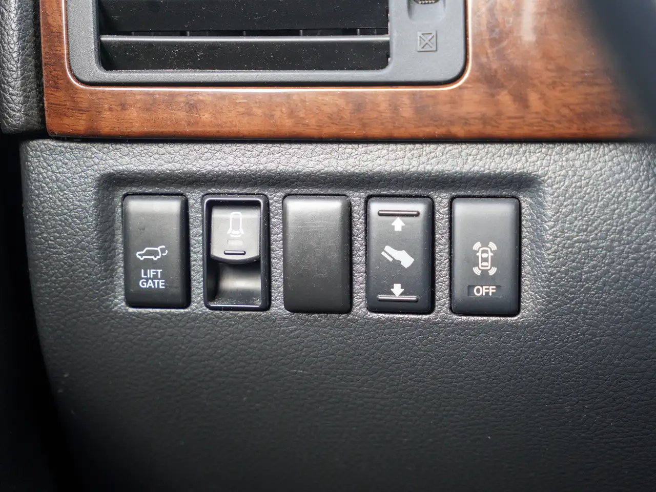 Nissan Armada fotografie Nissan Armada