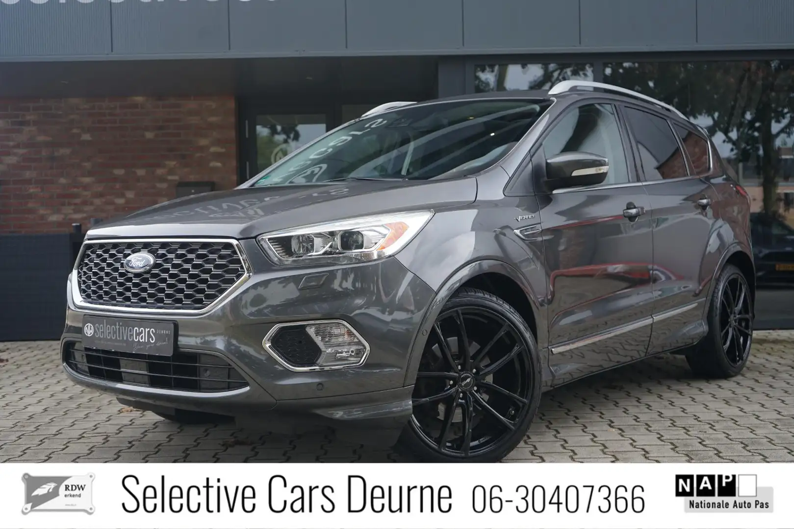 Ford Kuga 1.5 EcoBoost Vignale , Pano, 20''LM, Magnetic Grey Gris - 1