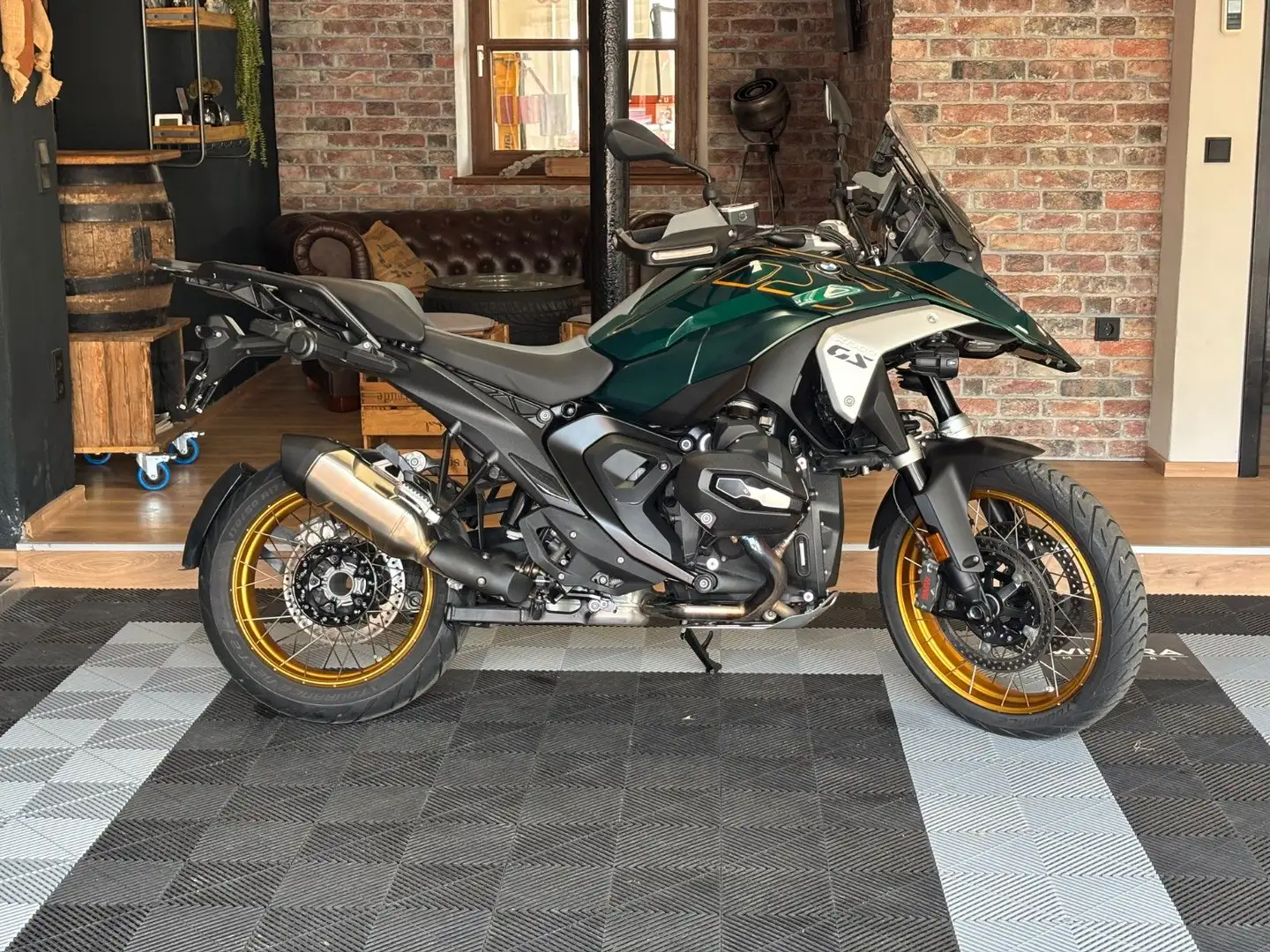 BMW R 1300 GS Tramuntana Oil Inclusice Groen - 2