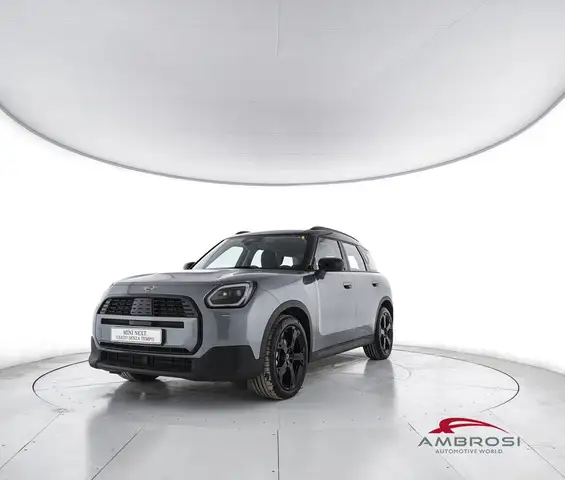 MINI Countryman C Cooper  2.0 D 48V Favoured auto