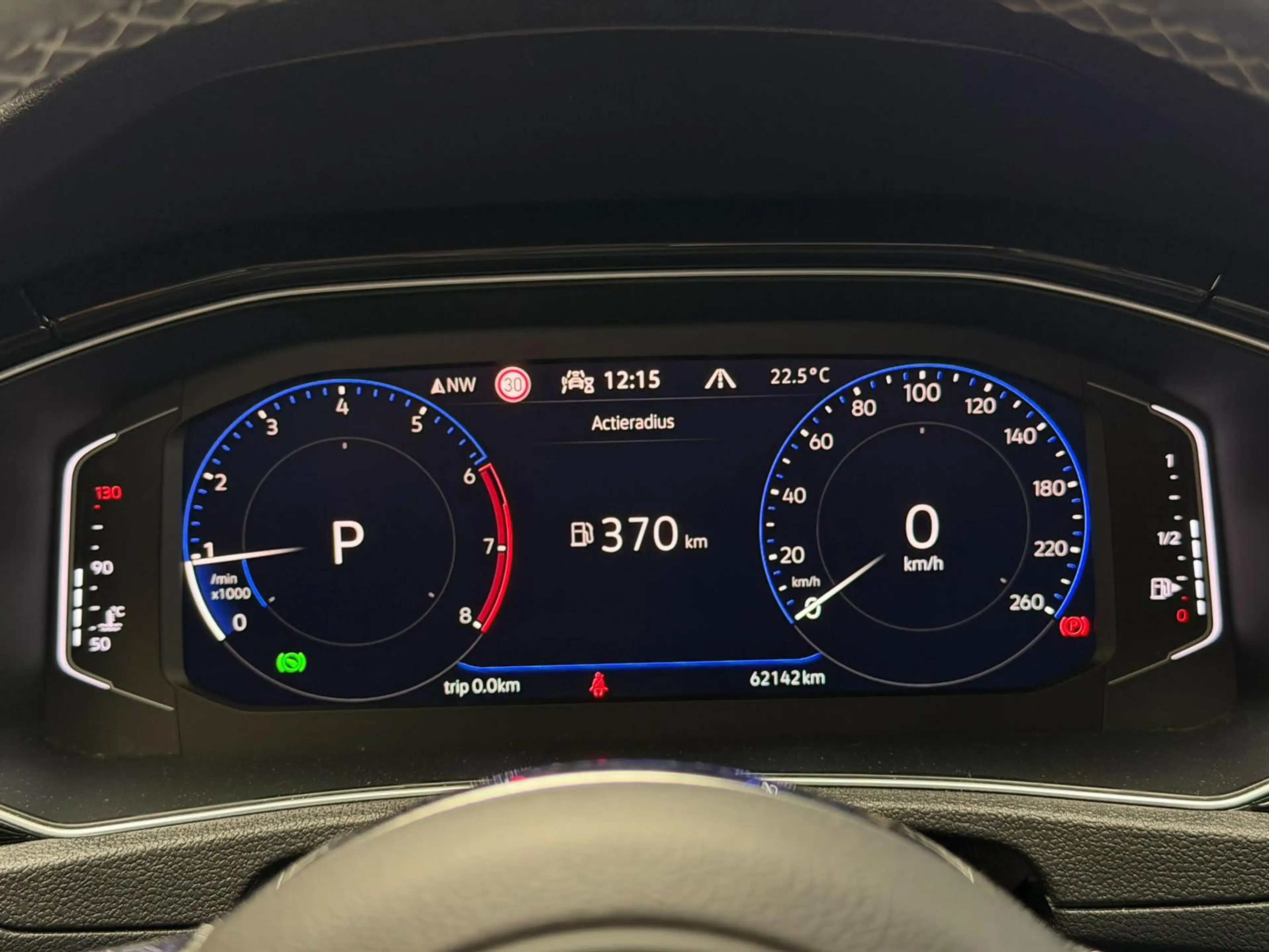 Volkswagen T-Roc 1.5 TSI Sport Business R-Line / Led / CarPlay / Na — photo 25
