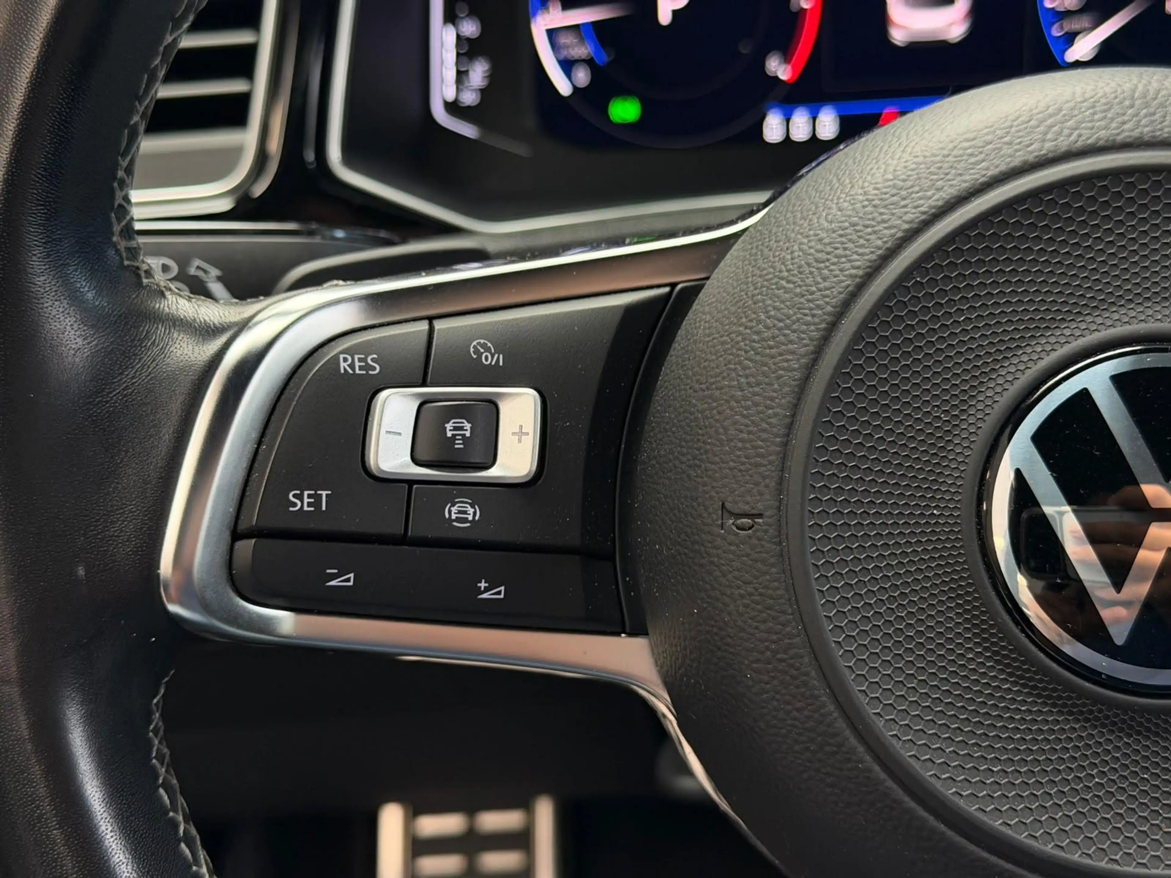 Volkswagen T-Roc 1.5 TSI Sport Business R-Line / Led / CarPlay / Na — photo 13