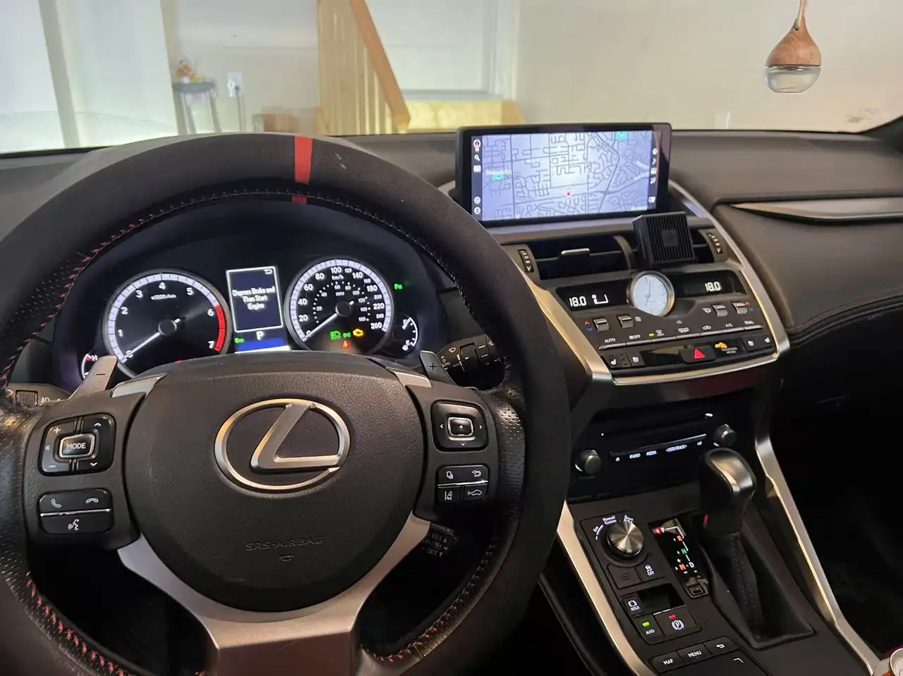 Lexus NX снимка Lexus NX