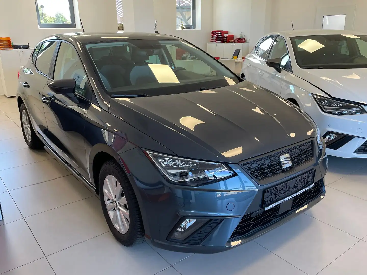 SEAT Ibiza Style BEATS Klima Allwetter WP GRA LED Gris - 1