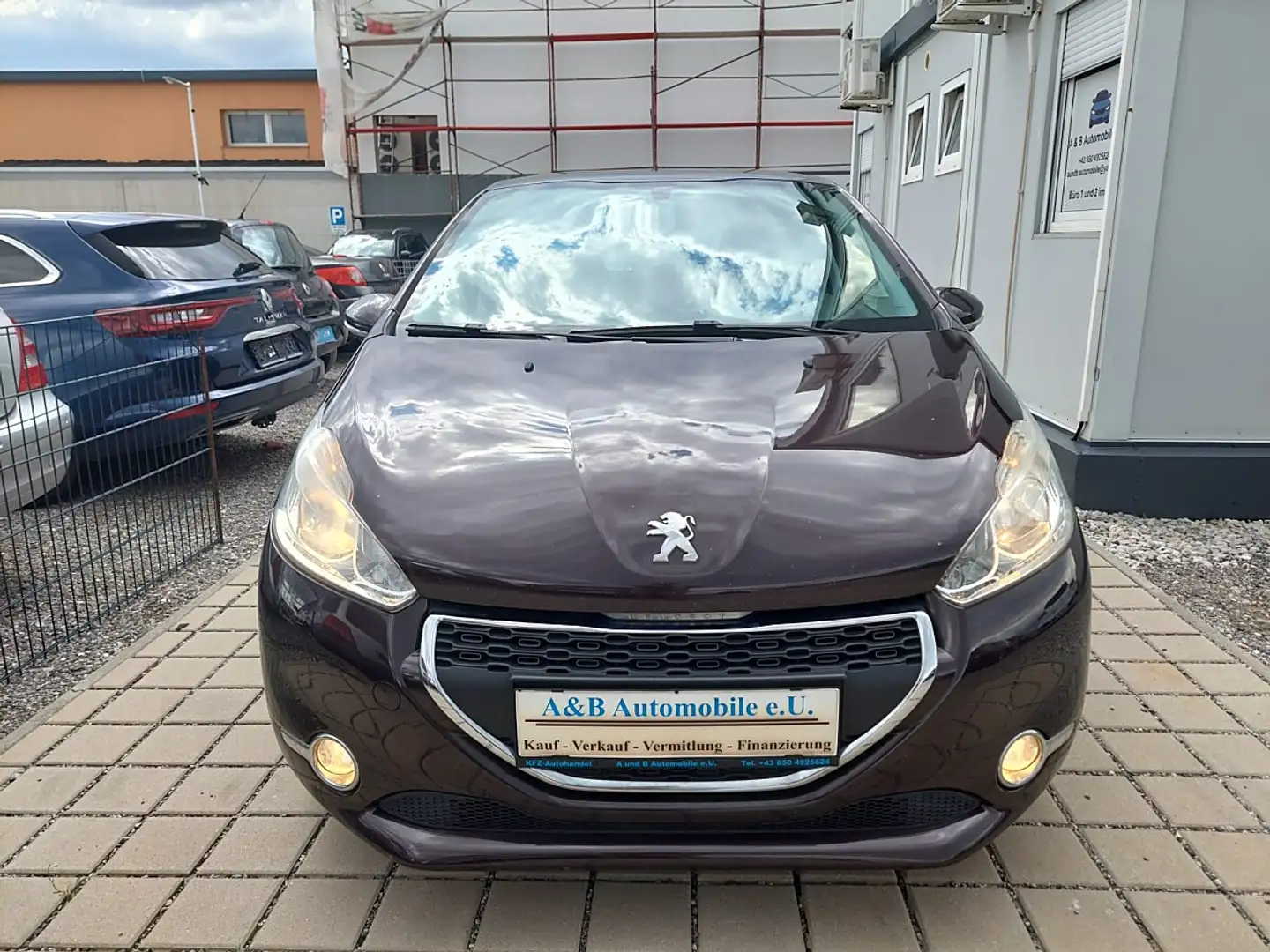 Peugeot 208 Active 1,6 e-HDI 92 FAP Braun - 2