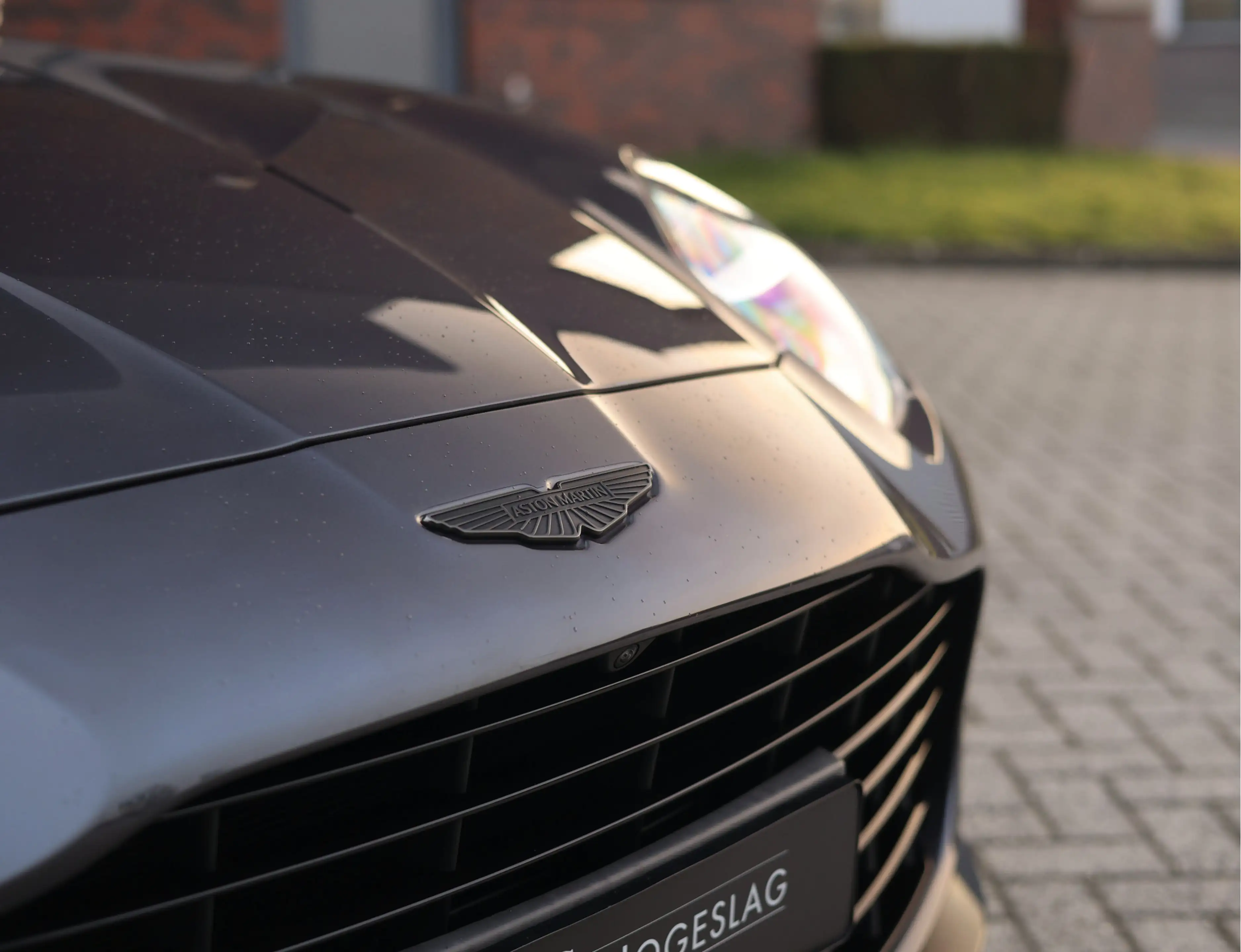 Aston Martin Vanquish 5.2 V12 Coupe | Q Epsilon Black - Nieuwstaat - B&W — photo 9