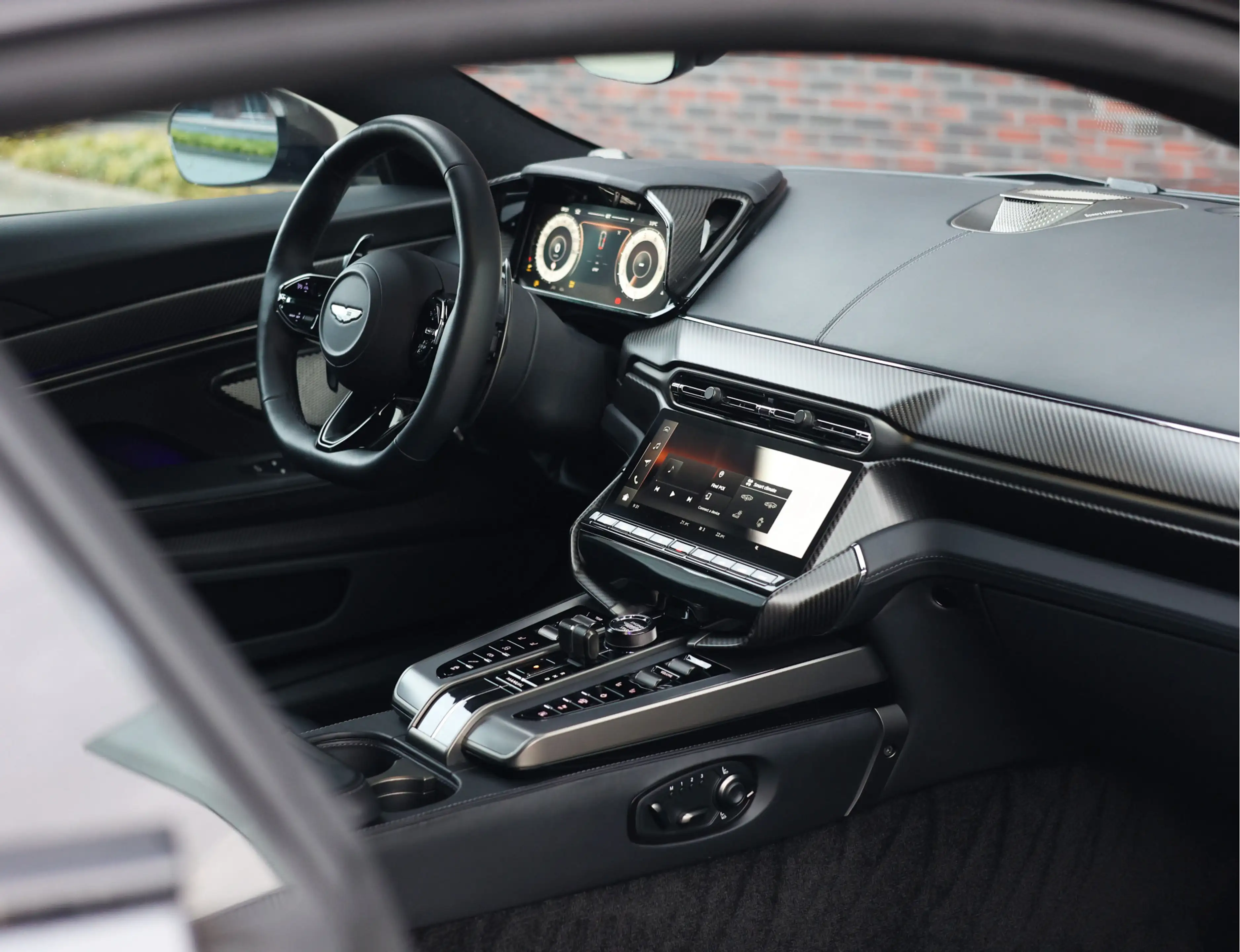 Aston Martin Vanquish 5.2 V12 Coupe | Q Epsilon Black - Nieuwstaat - B&W — photo 43