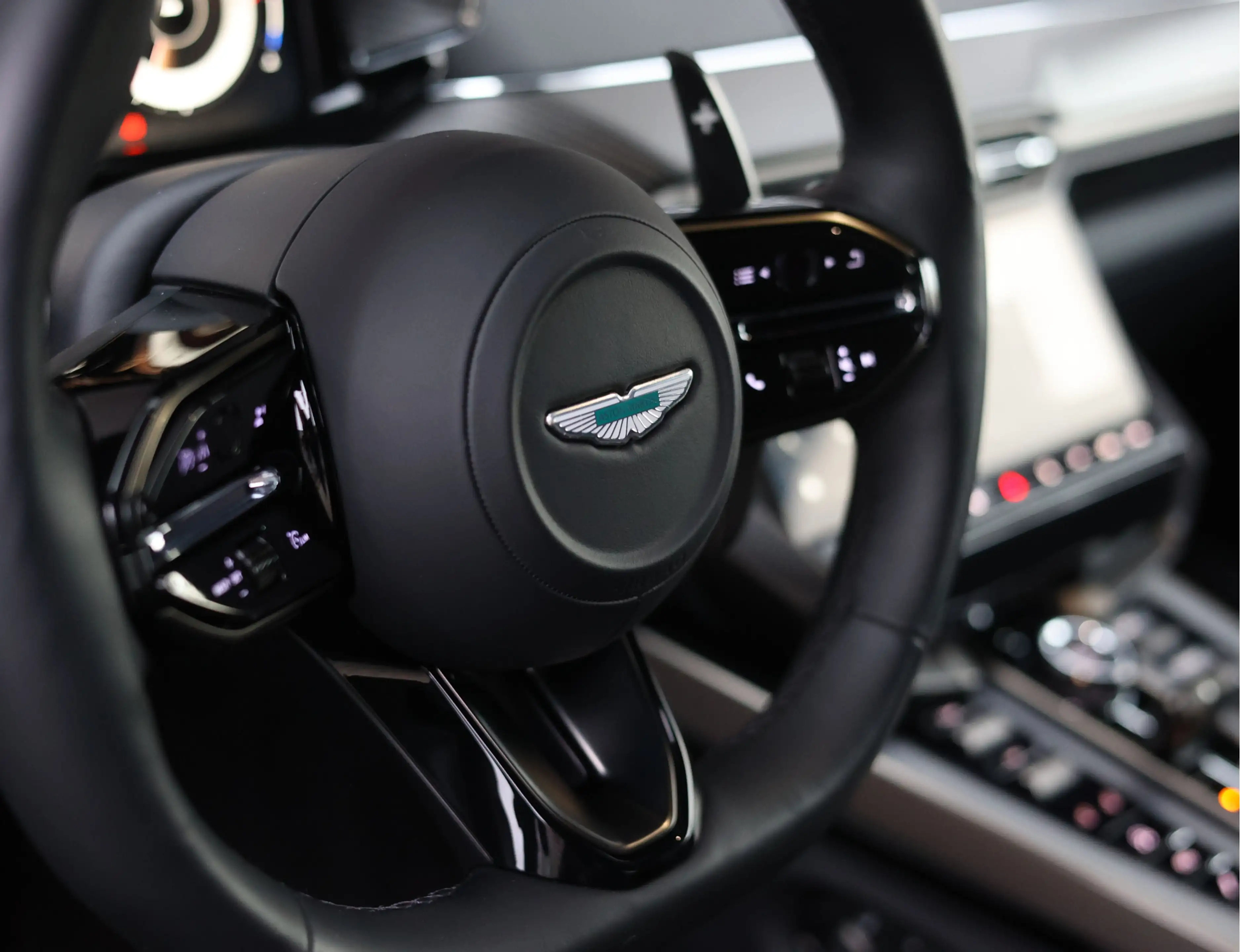 Aston Martin Vanquish 5.2 V12 Coupe | Q Epsilon Black - Nieuwstaat - B&W — photo 6
