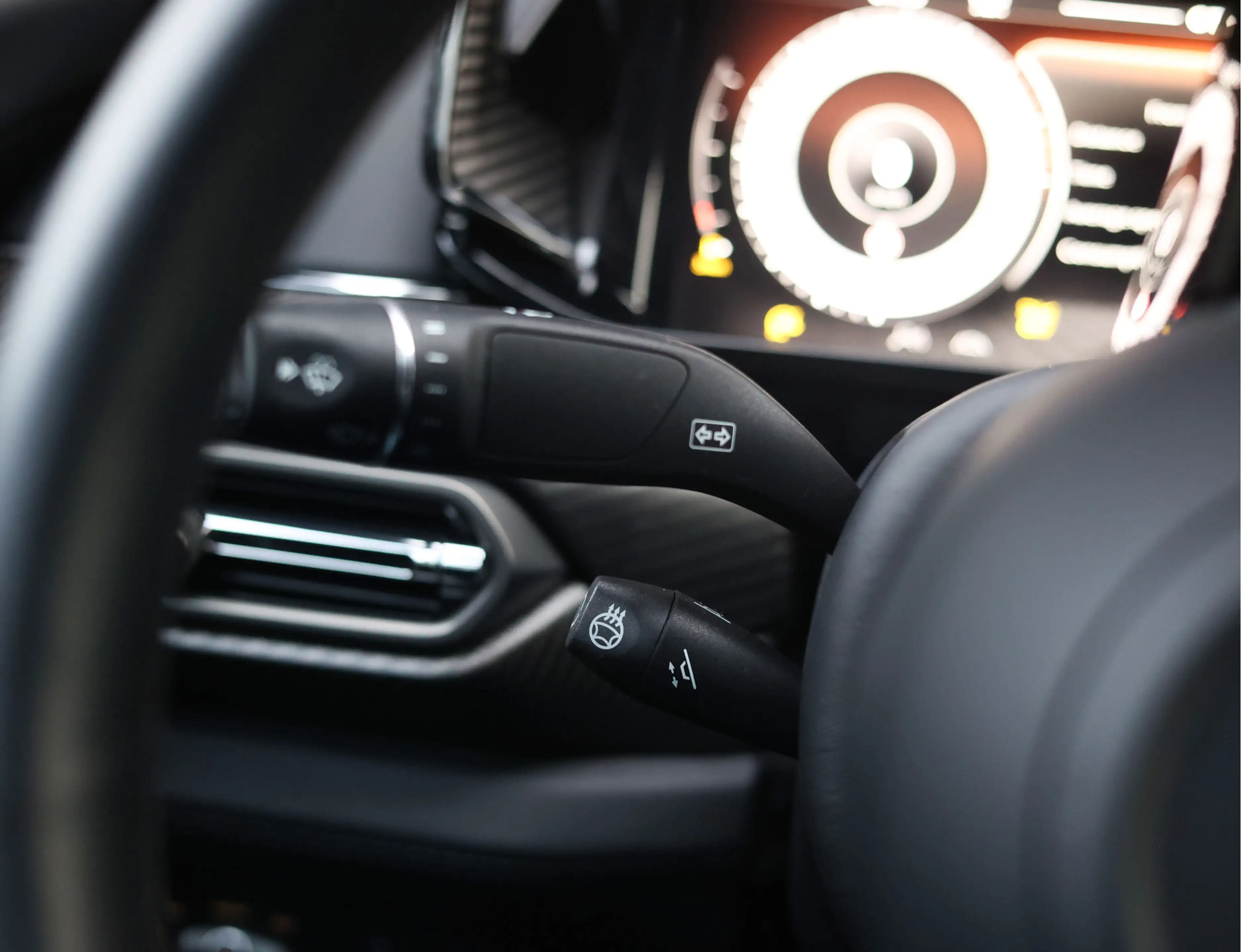 Aston Martin Vanquish 5.2 V12 Coupe | Q Epsilon Black - Nieuwstaat - B&W — photo 38