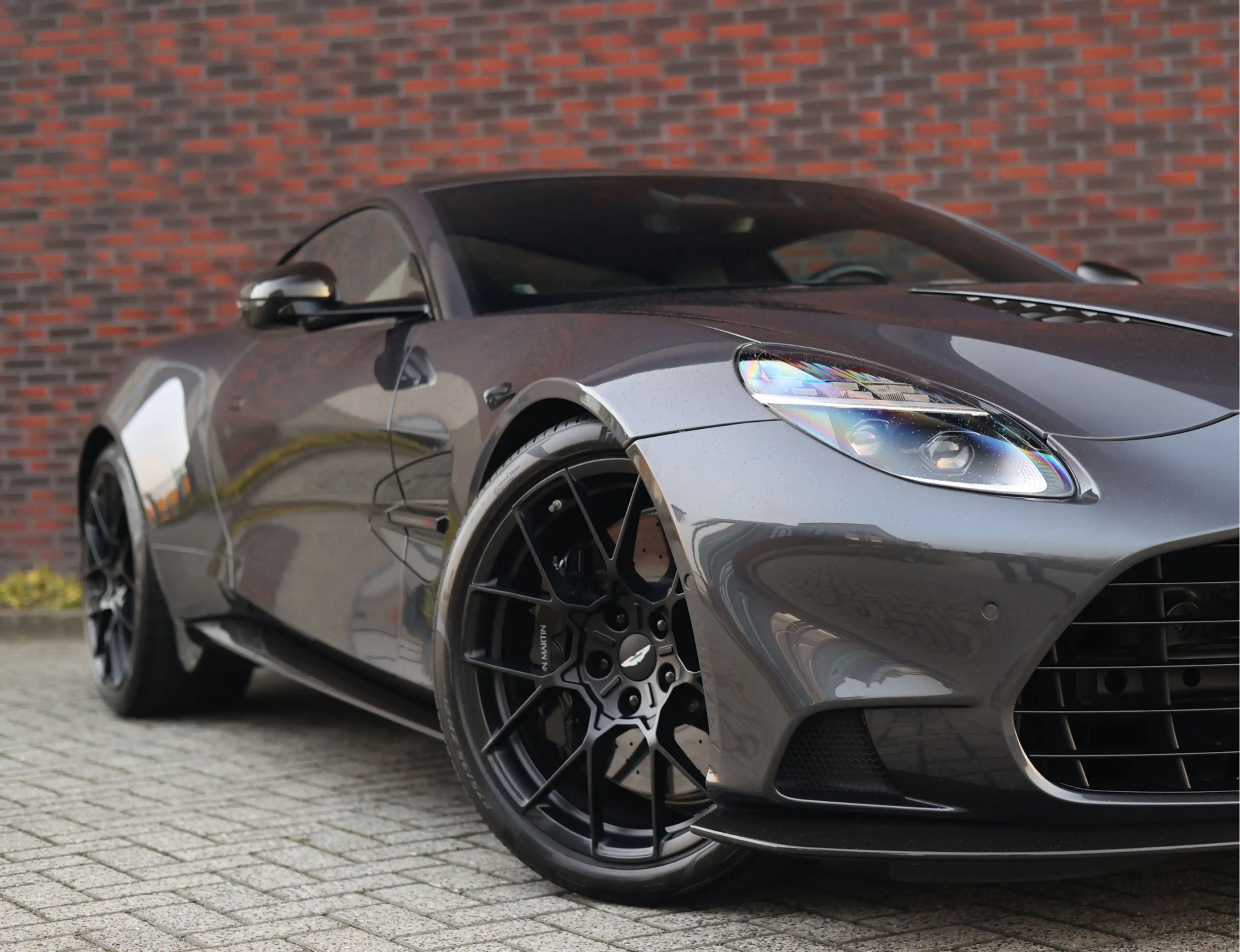 Aston Martin Vanquish 5.2 V12 Coupe | Q Epsilon Black - Nieuwstaat - B&W — photo 22