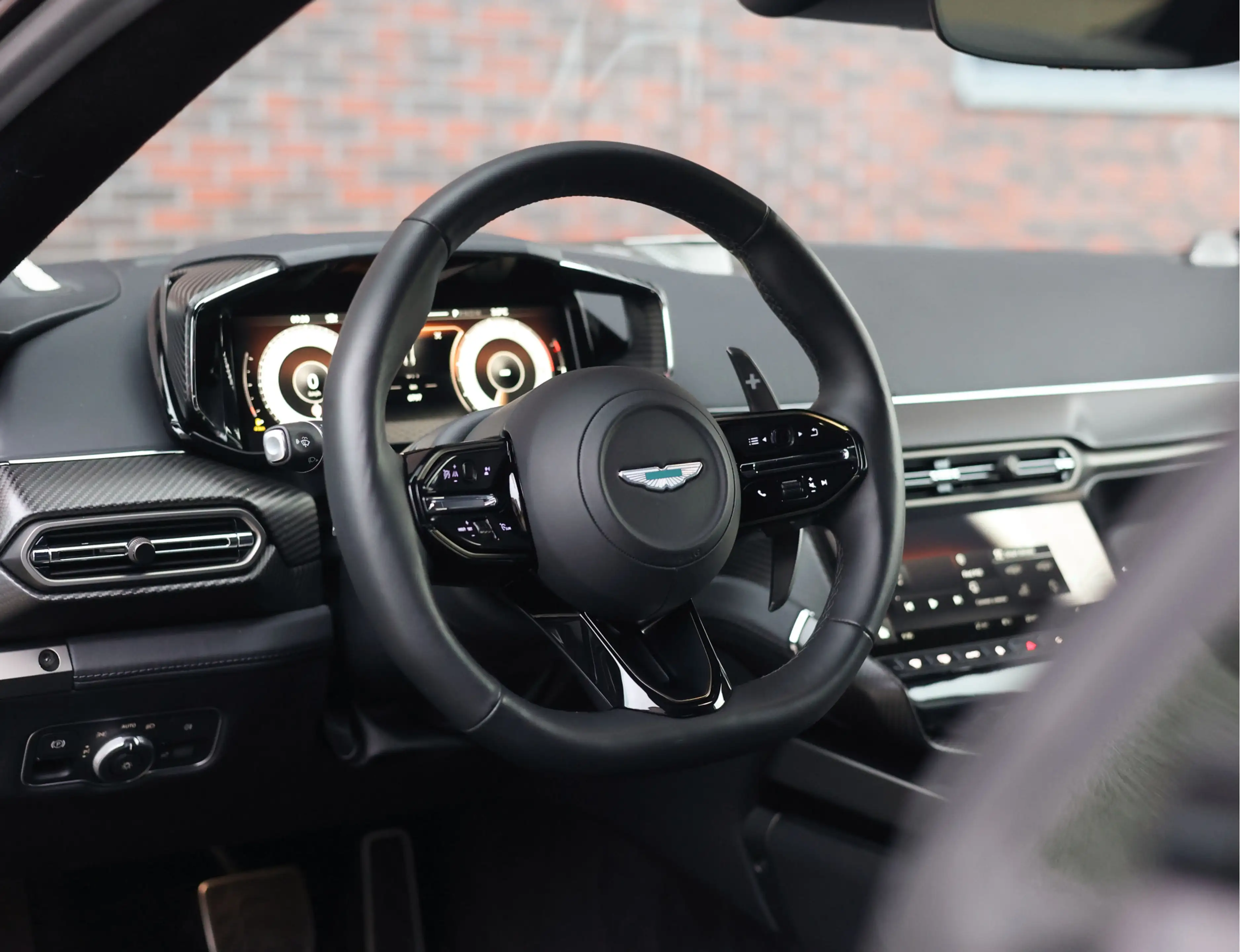 Aston Martin Vanquish 5.2 V12 Coupe | Q Epsilon Black - Nieuwstaat - B&W — photo 37