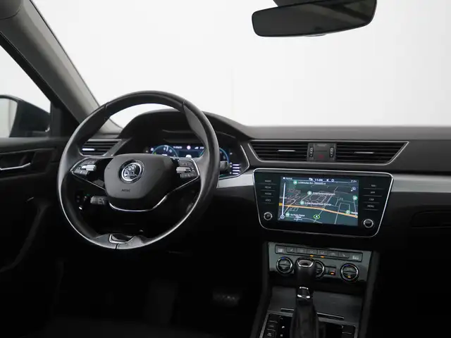 Skoda Superb view 7