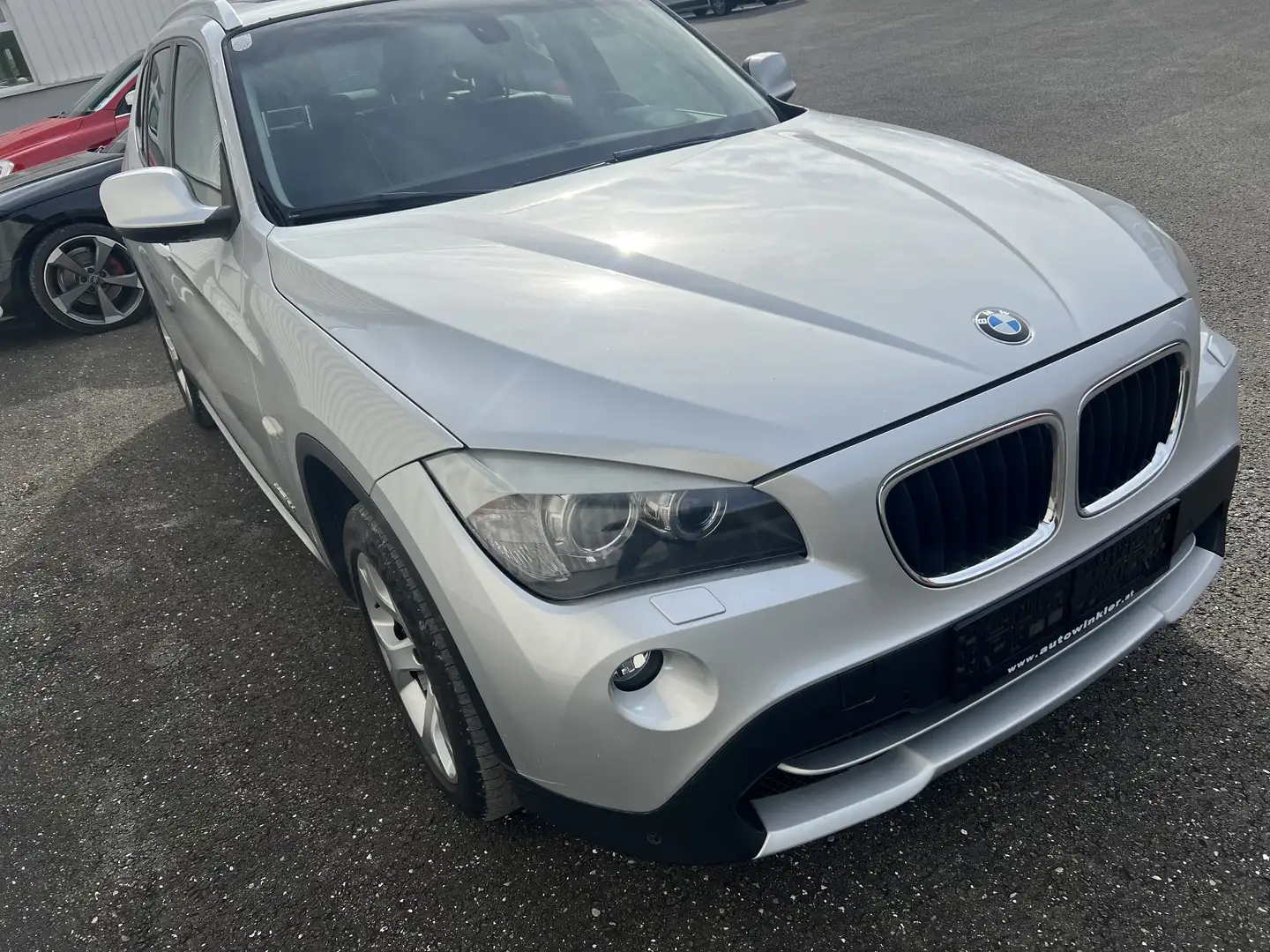 BMW X1 xDrive18d Leder/Navi-Prov/Panorama Silber - 1