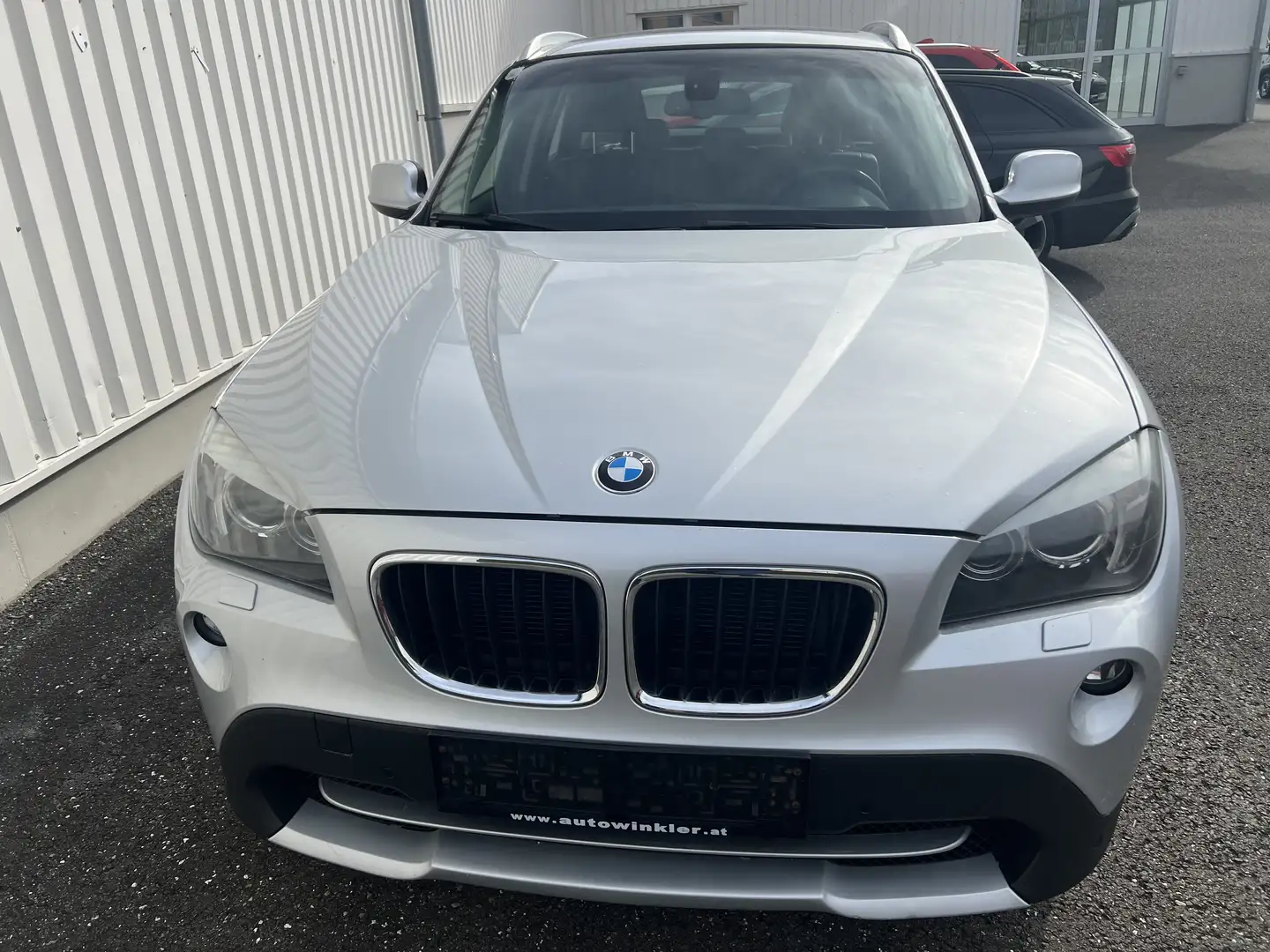 BMW X1 xDrive18d Leder/Navi-Prov/Panorama Silber - 2