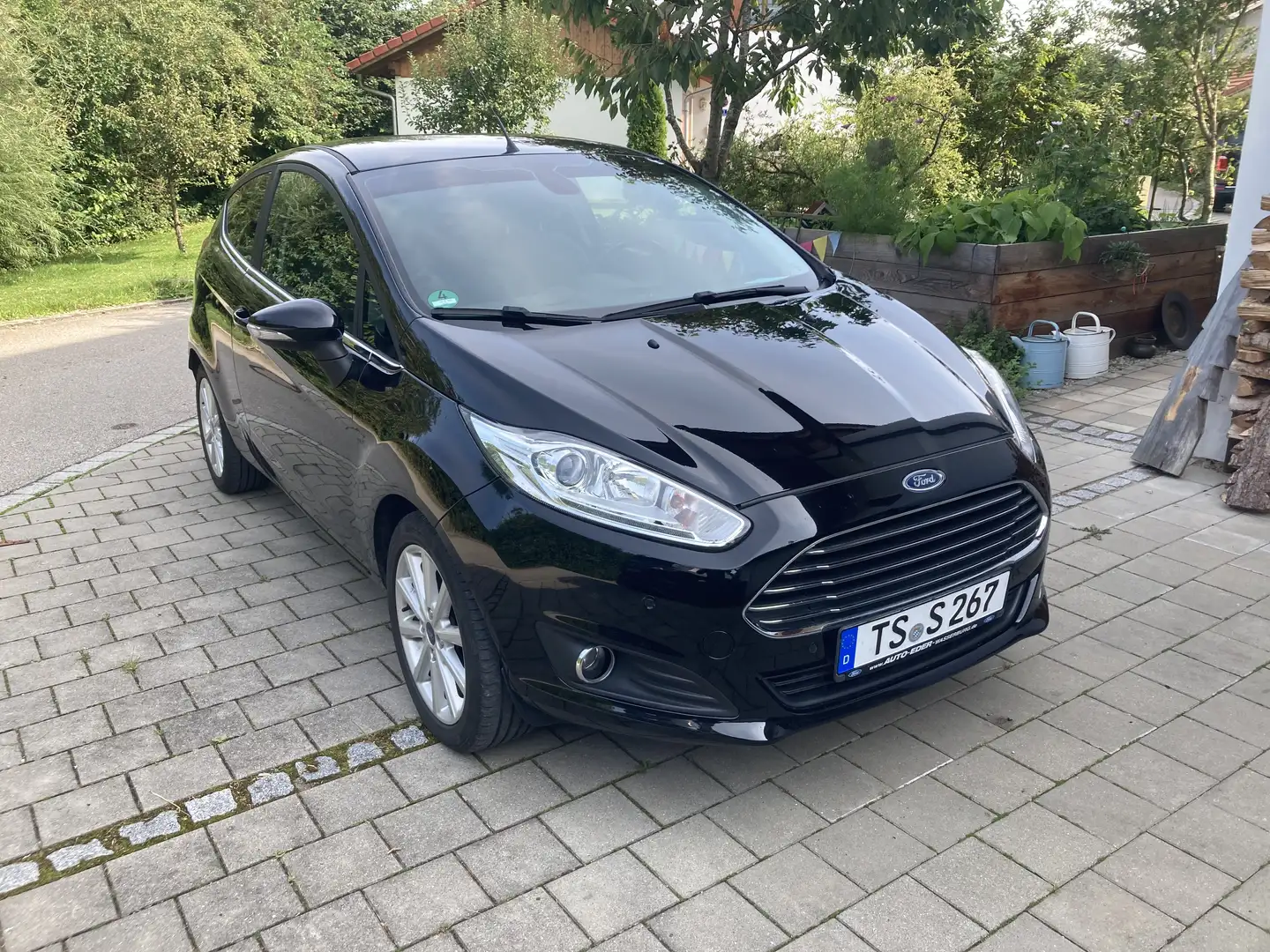 Ford Fiesta Titanium Schwarz - 2