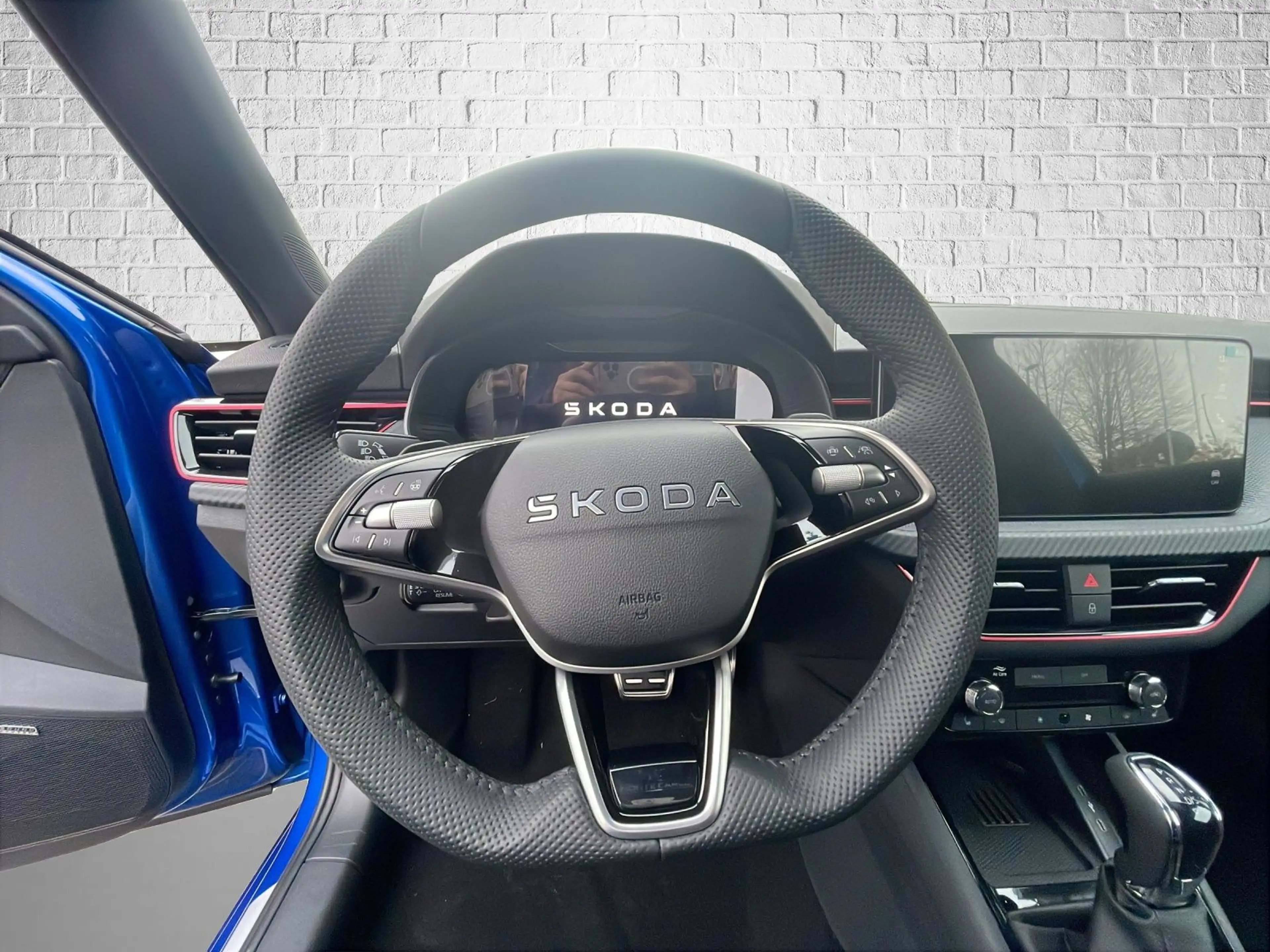 Skoda Kamiq 1.0 TSI DSG - Monte Carlo — photo 11