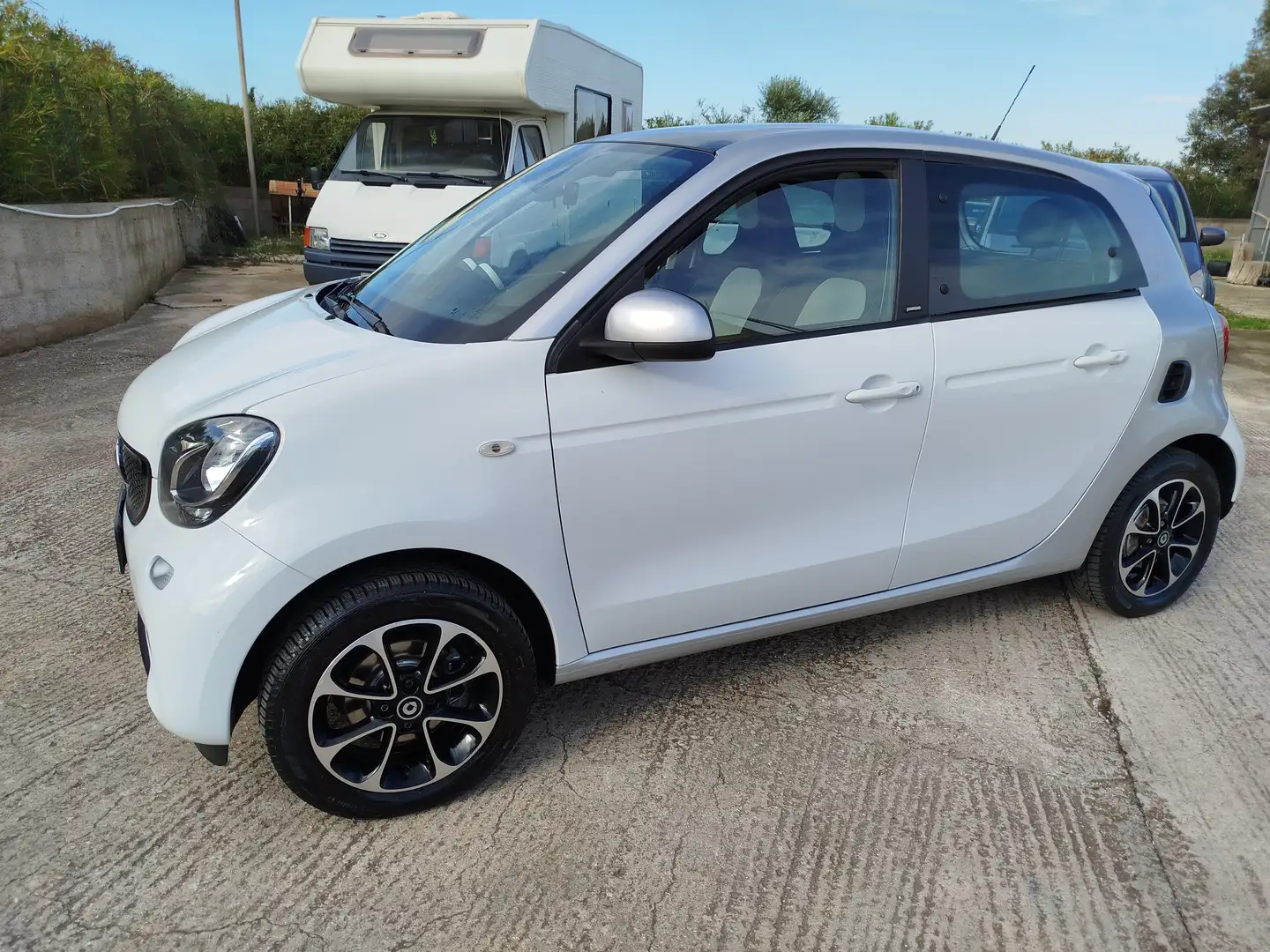 smart forFour Forfour II 2015 1.0 Passion 71cv Weiß - 1